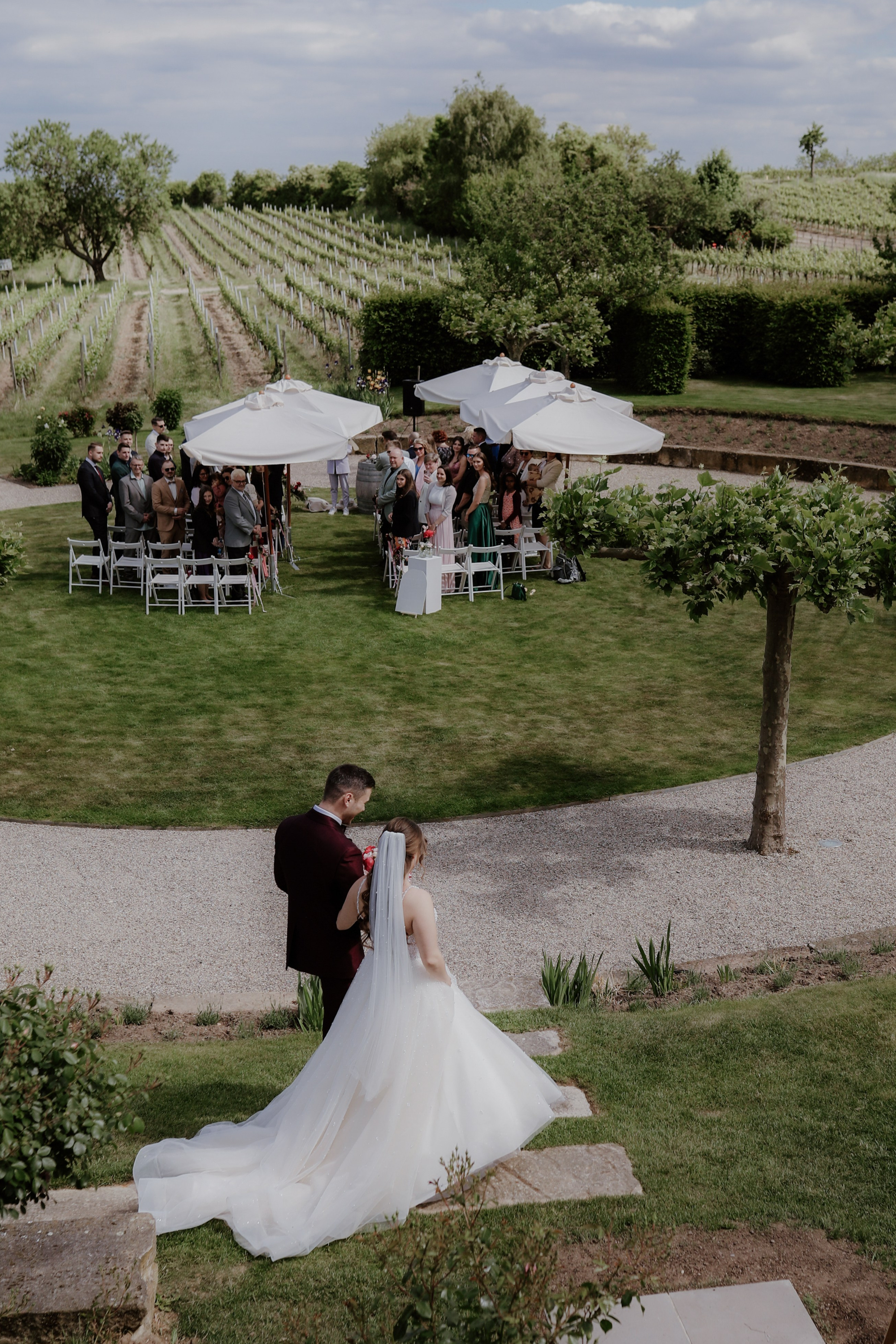 Freie Trauung im Garten vom Netts Landhaus – Hochzeitsreportage Pfalz