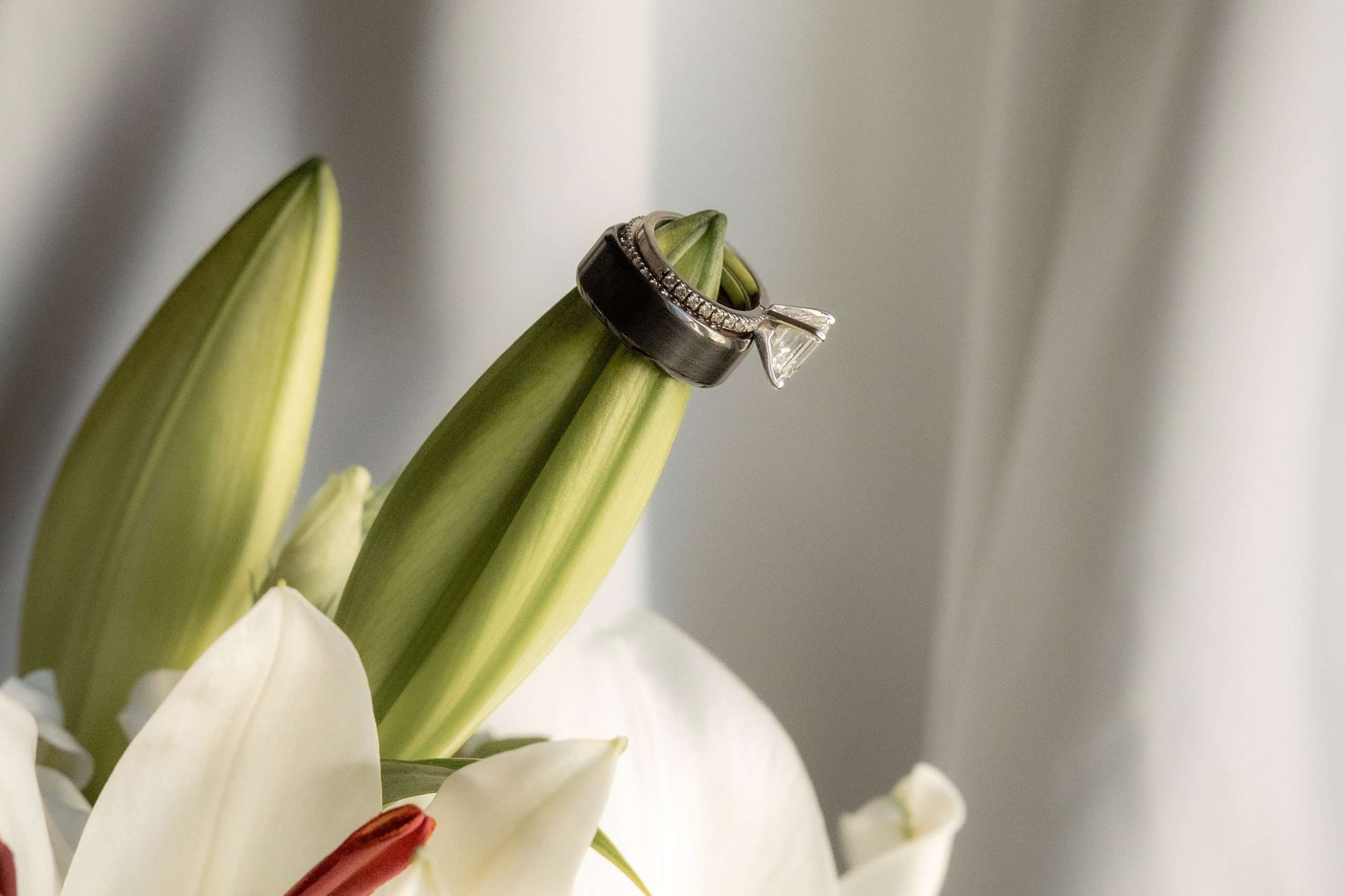 Fleurs d’elopement et détails de mariage pour un elopement dans un château en France