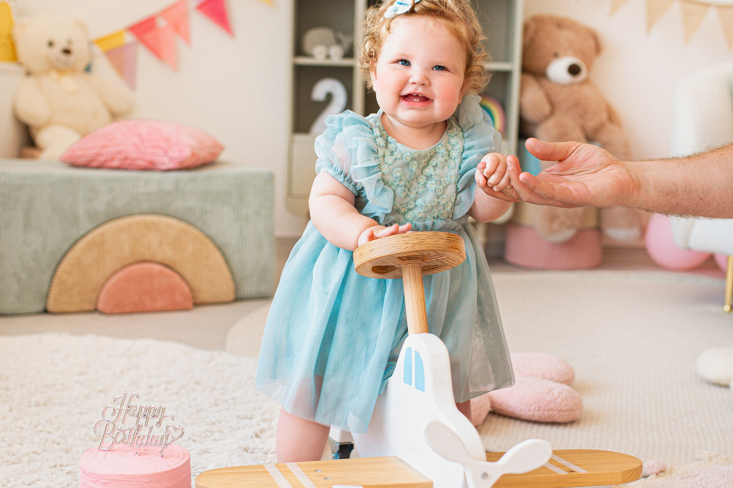 Yana Stelmakh | Newborn Photographer & Photography Educator in Prague