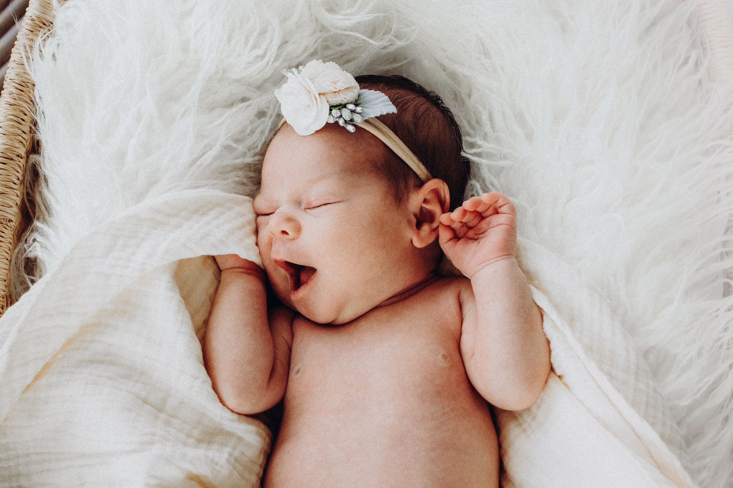 Maternity session in Upper West Side, cozy and cinematic