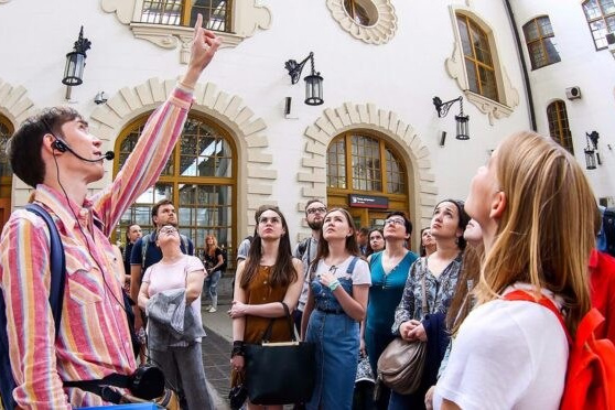 Private licensed tour guide service in Moscow for sightseeing and cultural tours