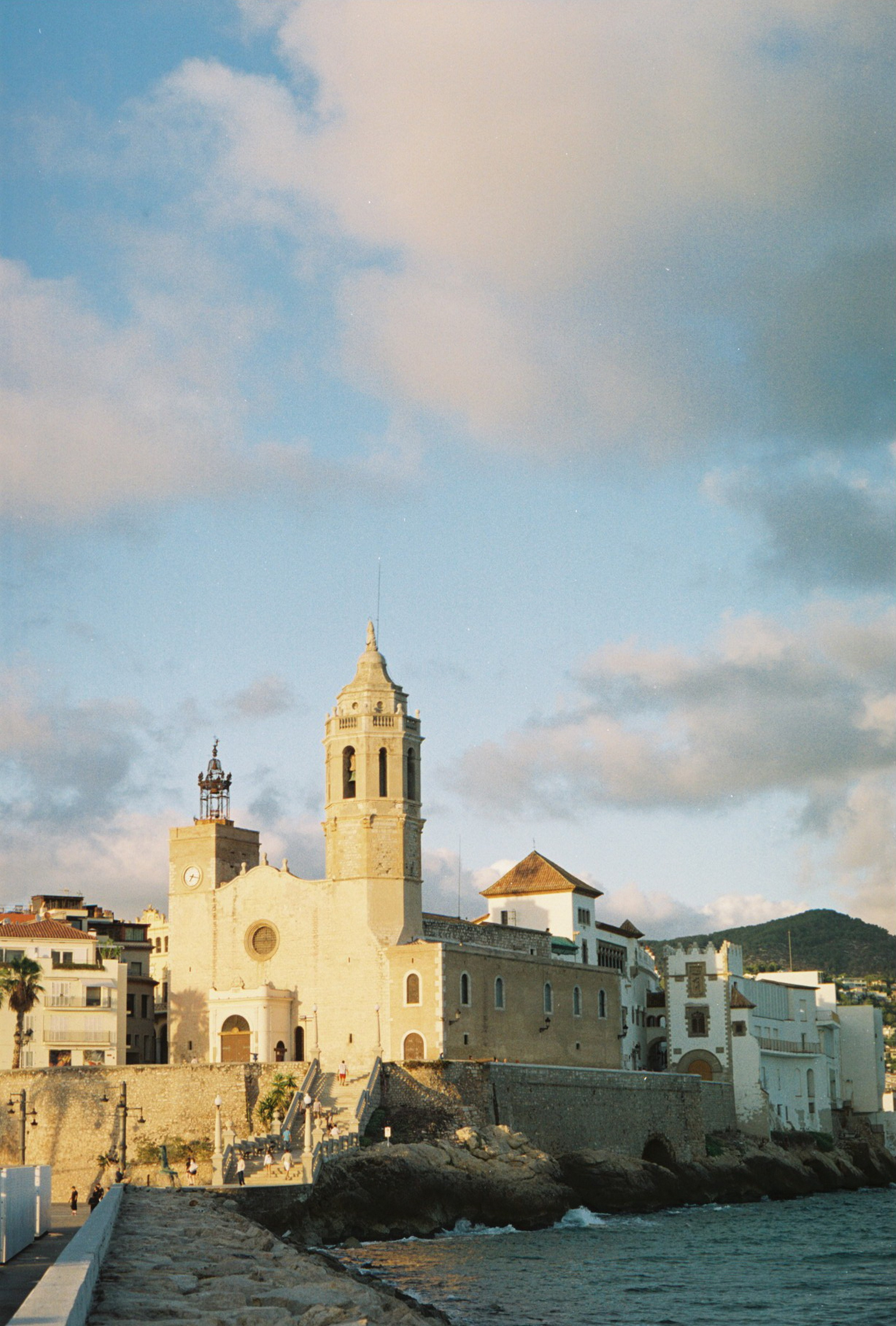 Antique photographs and cameras. Современнные и актикварные украшения в Барселоне, Москве и Санкт-Петербурге
