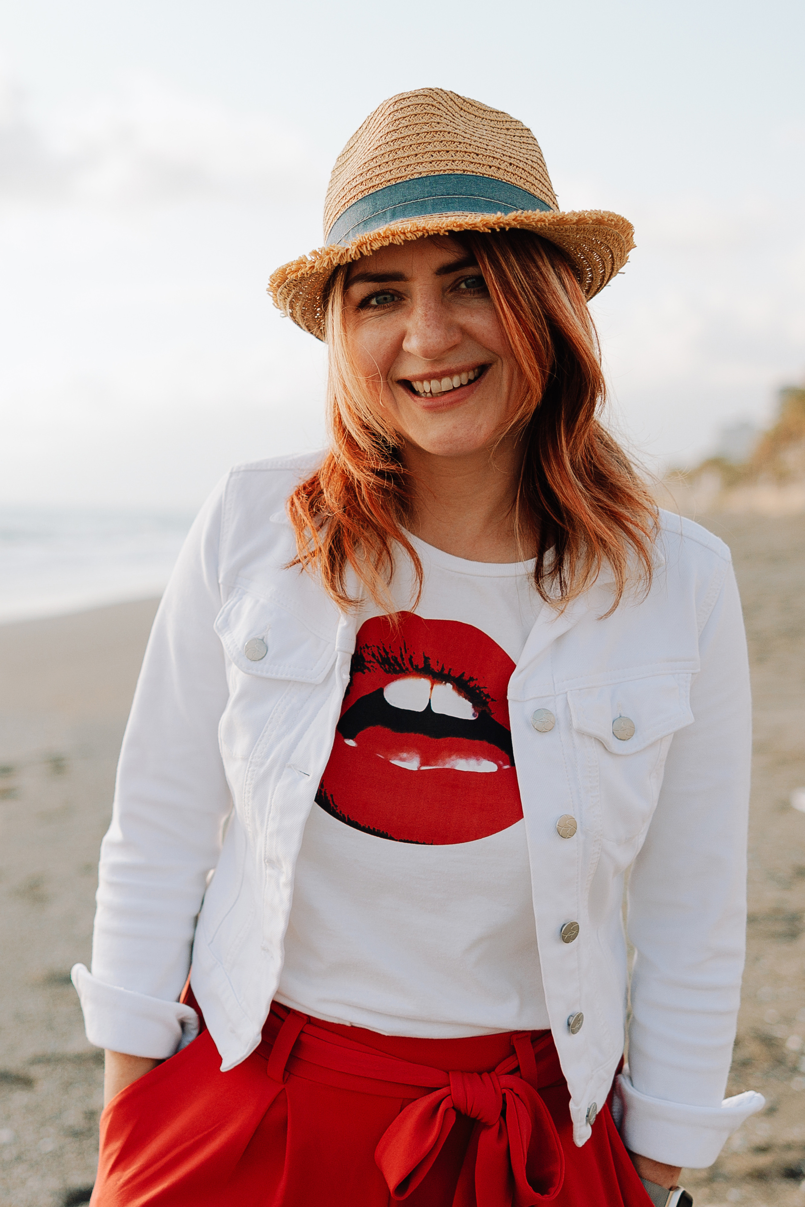 Lidia Sharapova is an artist working with photography based in Milwaukee, WI.