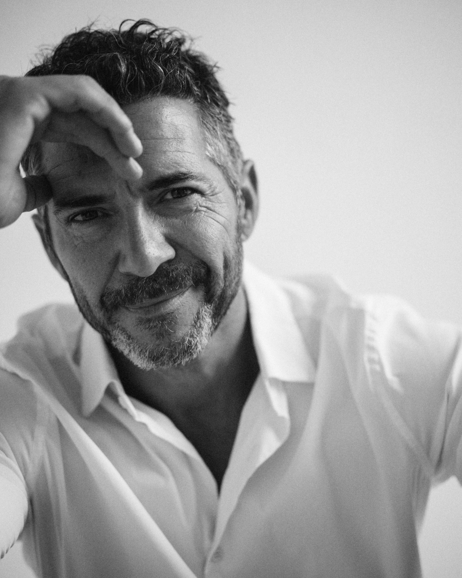 Сколько стоит деловой портрет в Москве в 2025: анализ цен для руководителей. Портретный фотограф в Москве — личные и бизнес-задачи | Денис Карелов