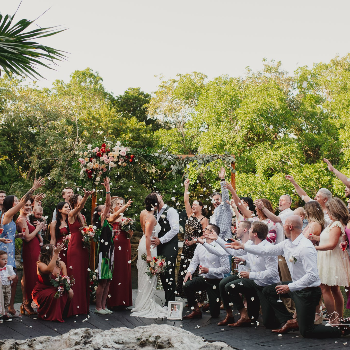 Destination wedding photographer based in Cancun and Riviera Maya with service worldwide