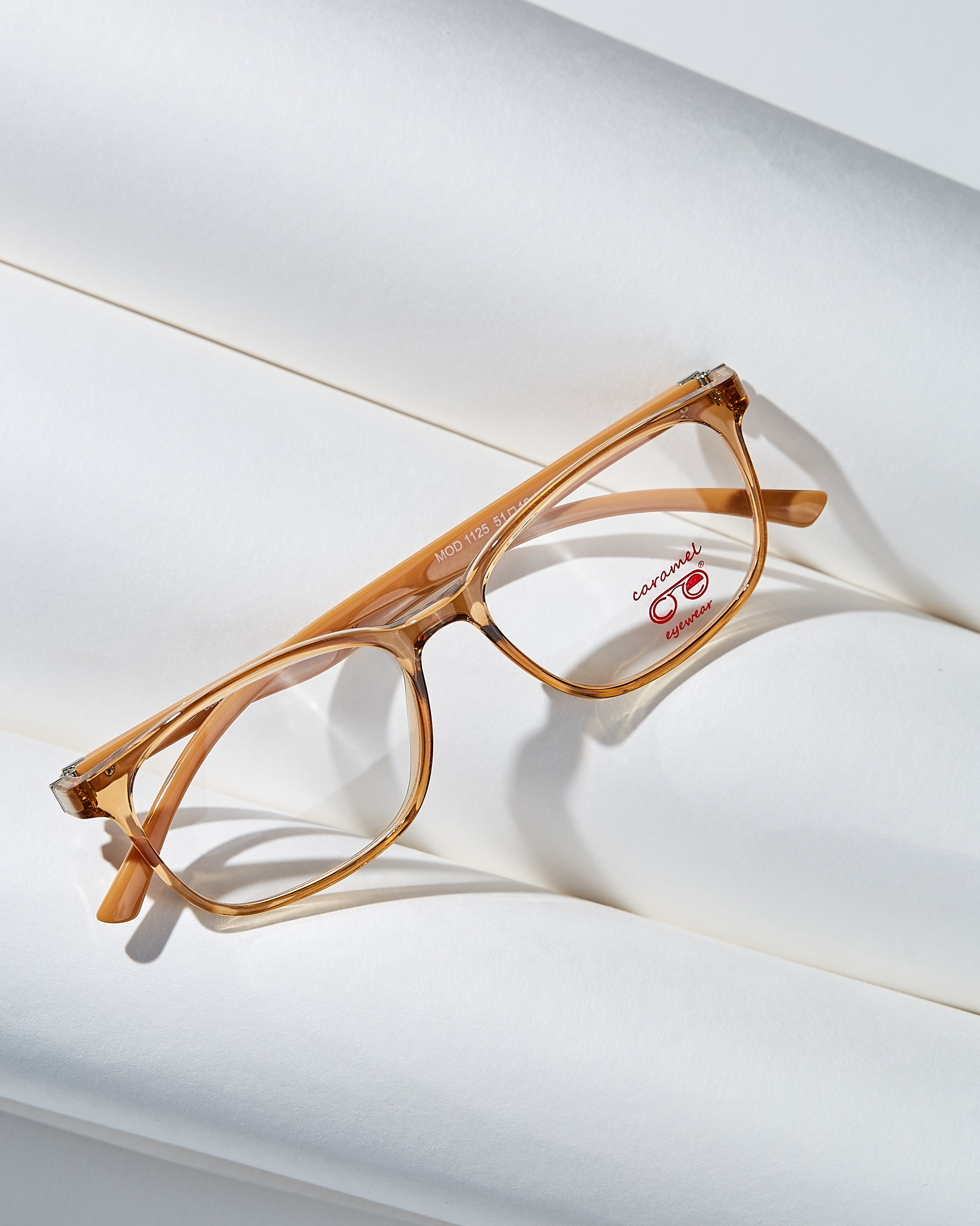 Umico üçün ağ fonda məhsul çəkilişi