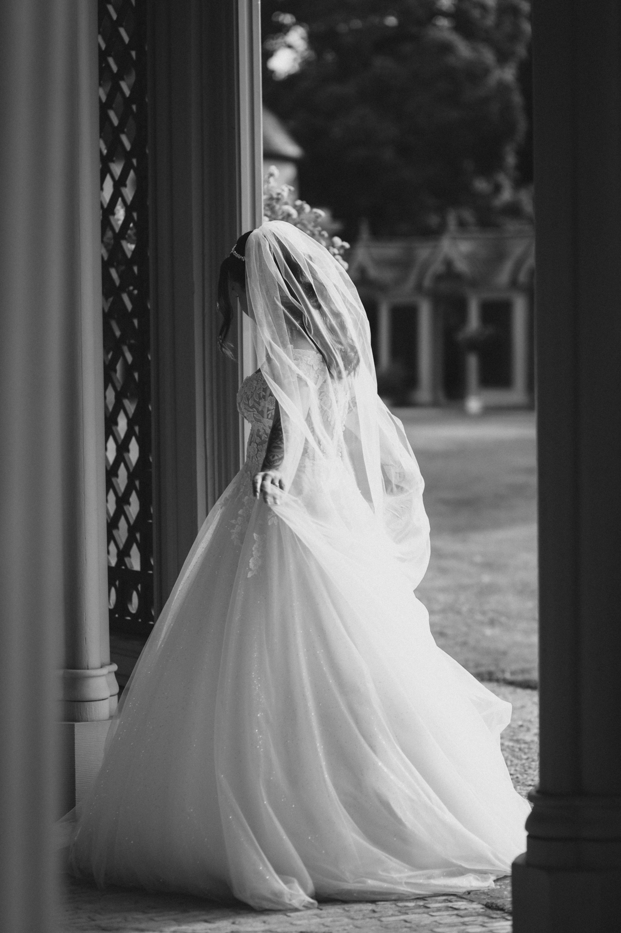 Romantische Fotos im Schlosspark Schwetzingen – Hochzeitsfotograf Heidelberg