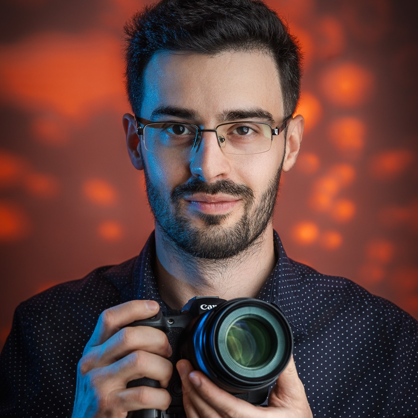 Despre Mine. Daniel Cioc - Fotograf profesionist în București, specializat în evenimente, nunta, botez, corporate, portret și boudoir