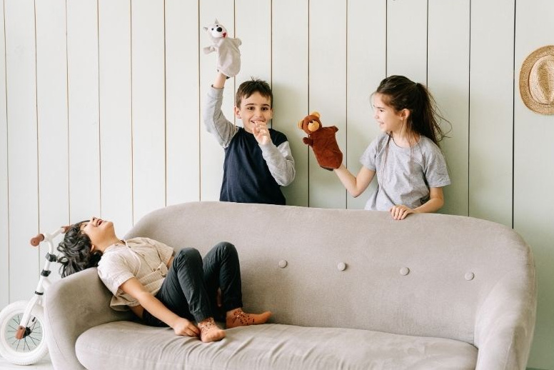 Pranie kanapy w Trójmieście: kiedy warto i co realnie daje. TopMasters.pl — Sprzątanie mieszkań, Pranie tapicerki Gdańsk, TRÓJMIASTO| Zadzwoń i Zamów! Szybko, łatwo i wygodnie