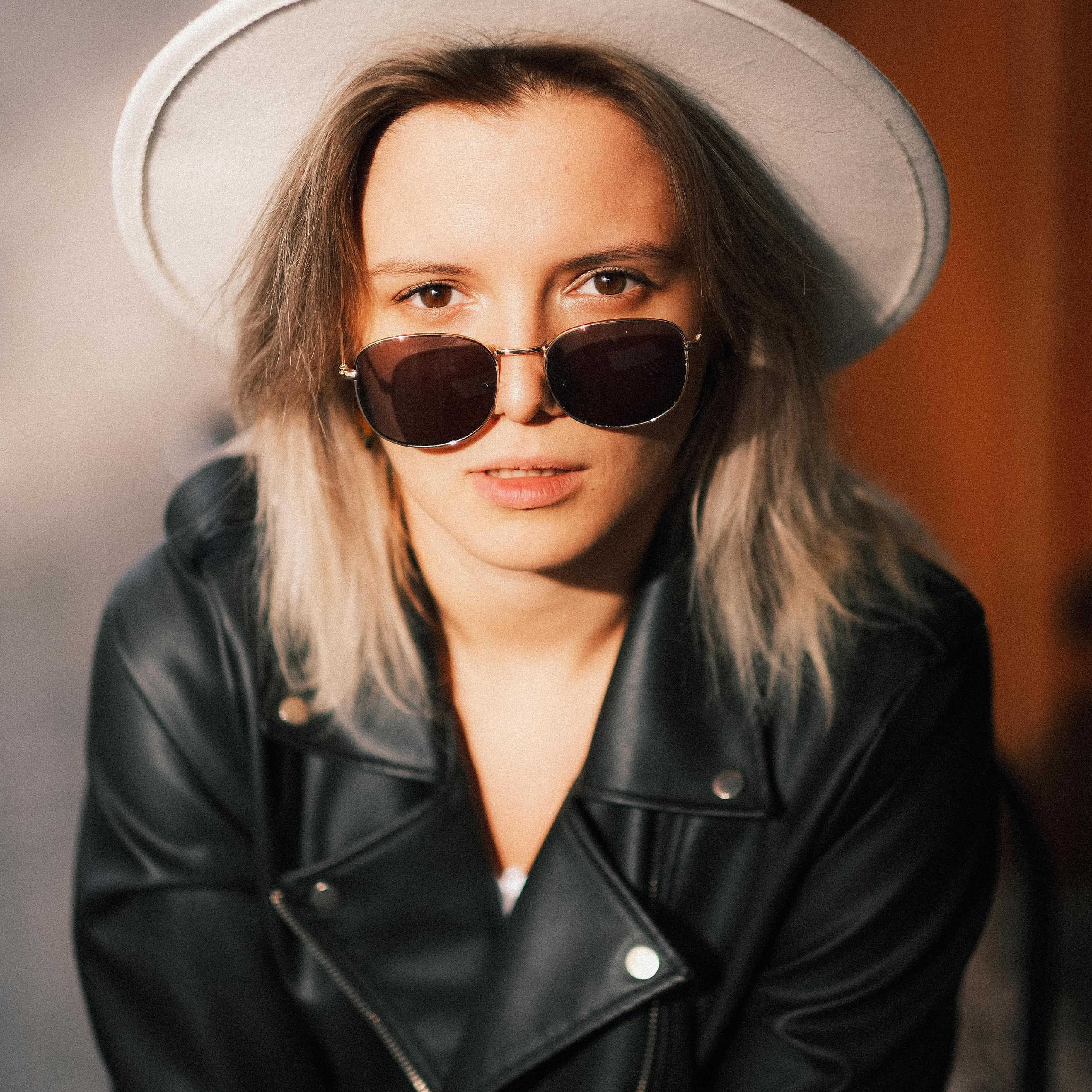 Контакты. Фотограф Москва Ларина Юлия