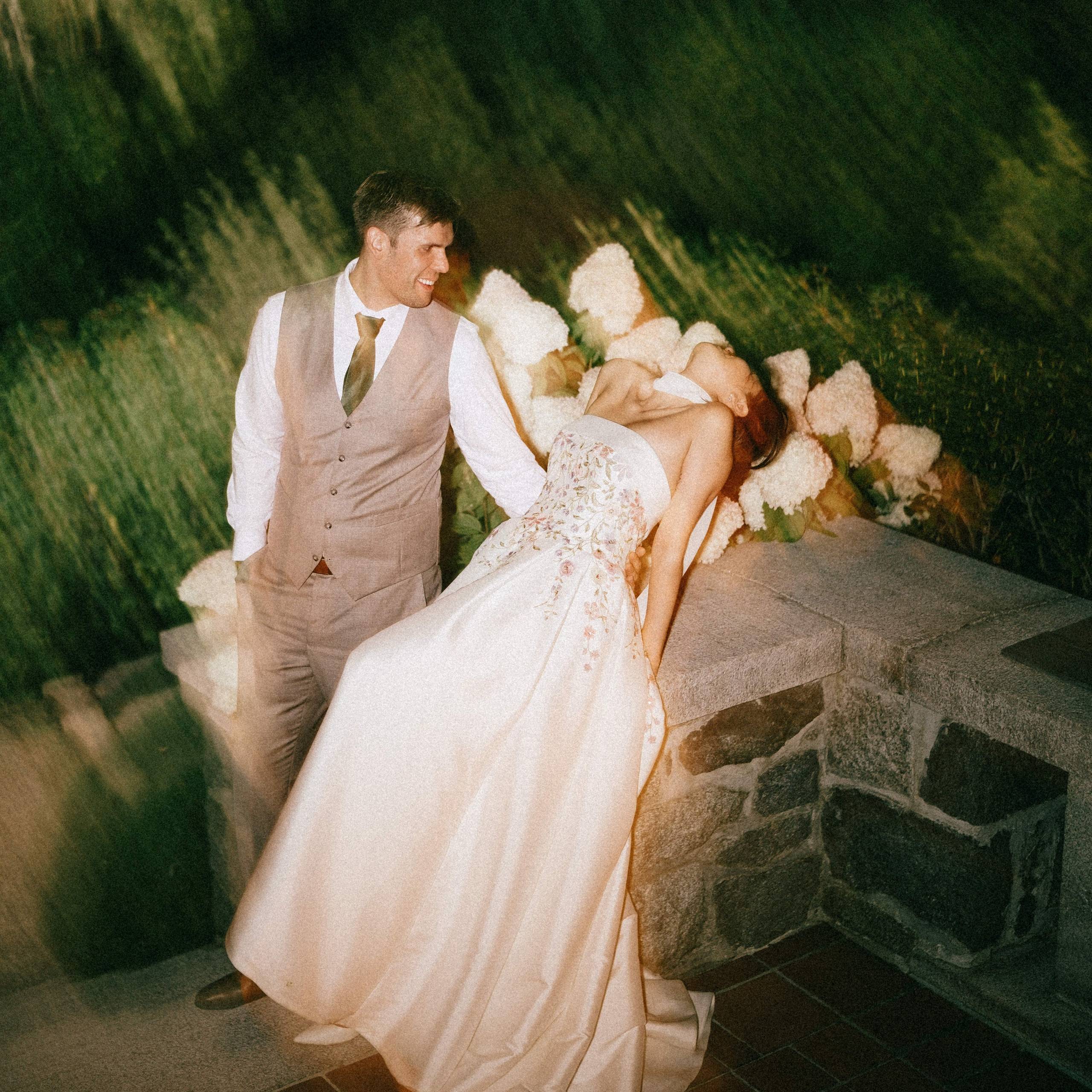 WEDDINGS & ELOPEMENTS. Ivan Skufinsky — wedding and family photographer in Vancouver