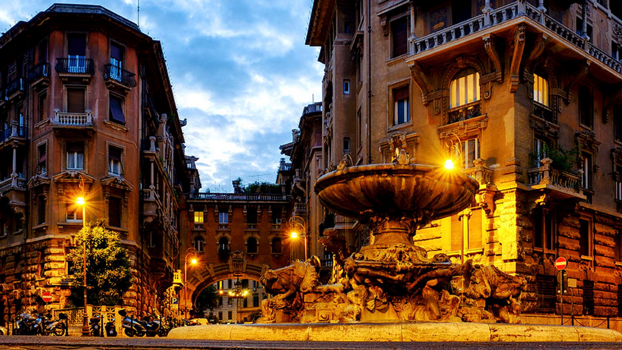 Масоны, тамплиеры и эзотерики. Мы отправимся в самый спокойный из кварталов Рима — Триесте, квартал иностранных посольств, резиденций банкиров, нотариусов и юристов, где царят респектабельность и прохладный покой