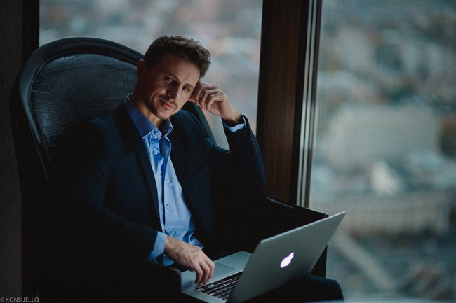 SERVICE PROMOTIONAL. Lero Photographer and a set designer|individual custom portrait and advertising photography in Zutphen