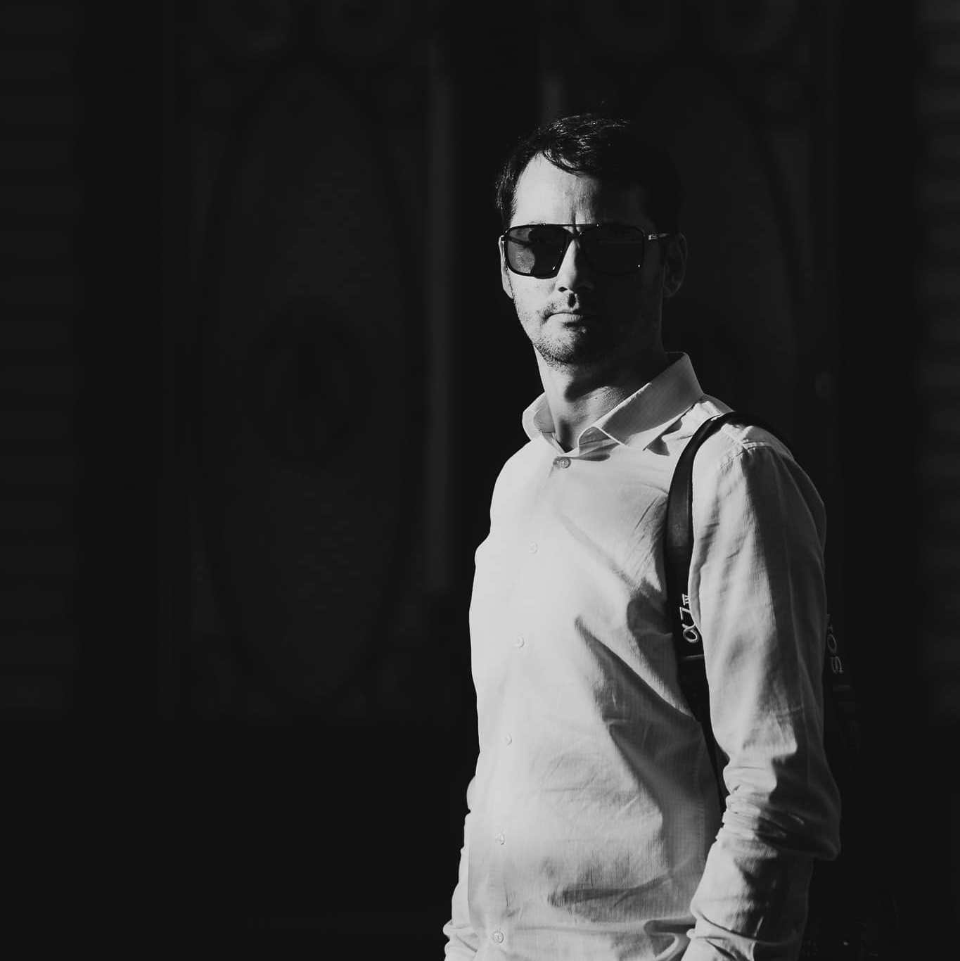 Contact. Fotograf de Nunta