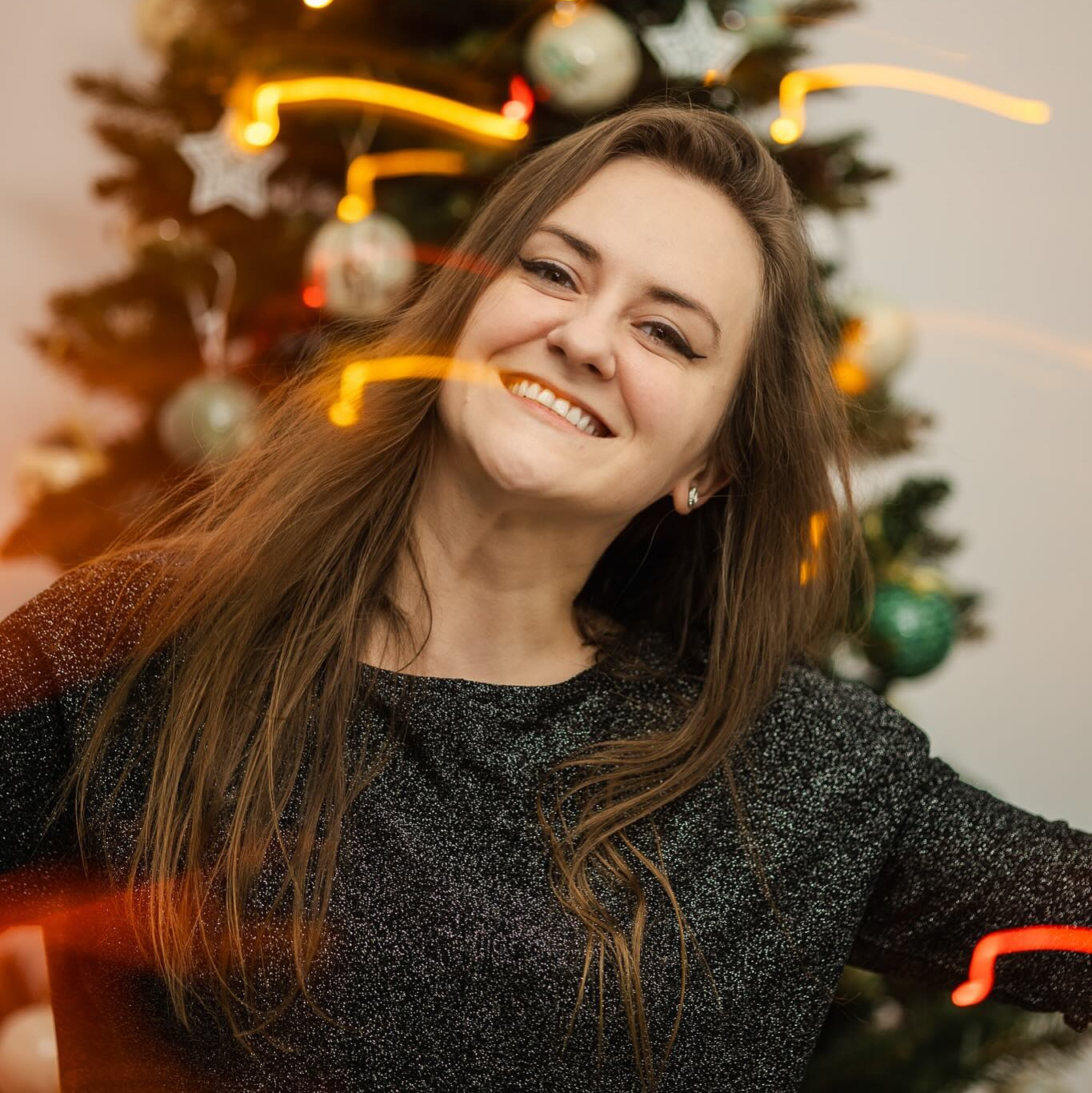 Despre Diana. Daniel Cioc - Fotograf profesionist în București, specializat în evenimente, nunta, botez, corporate, portret și boudoir