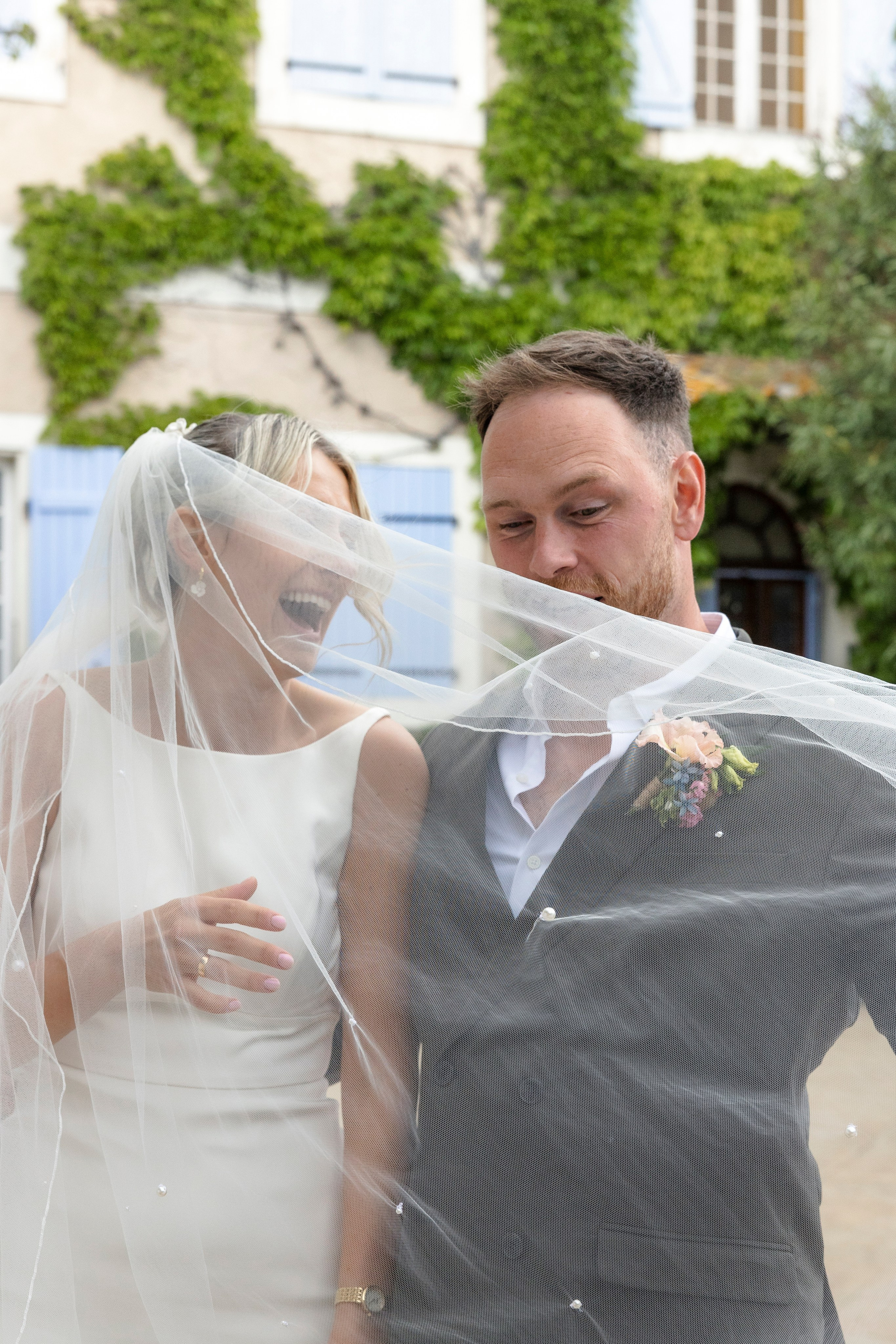 Colourful wedding day in the South of France. Eugénie Smirnova — your photographer in Toulouse and southwest France