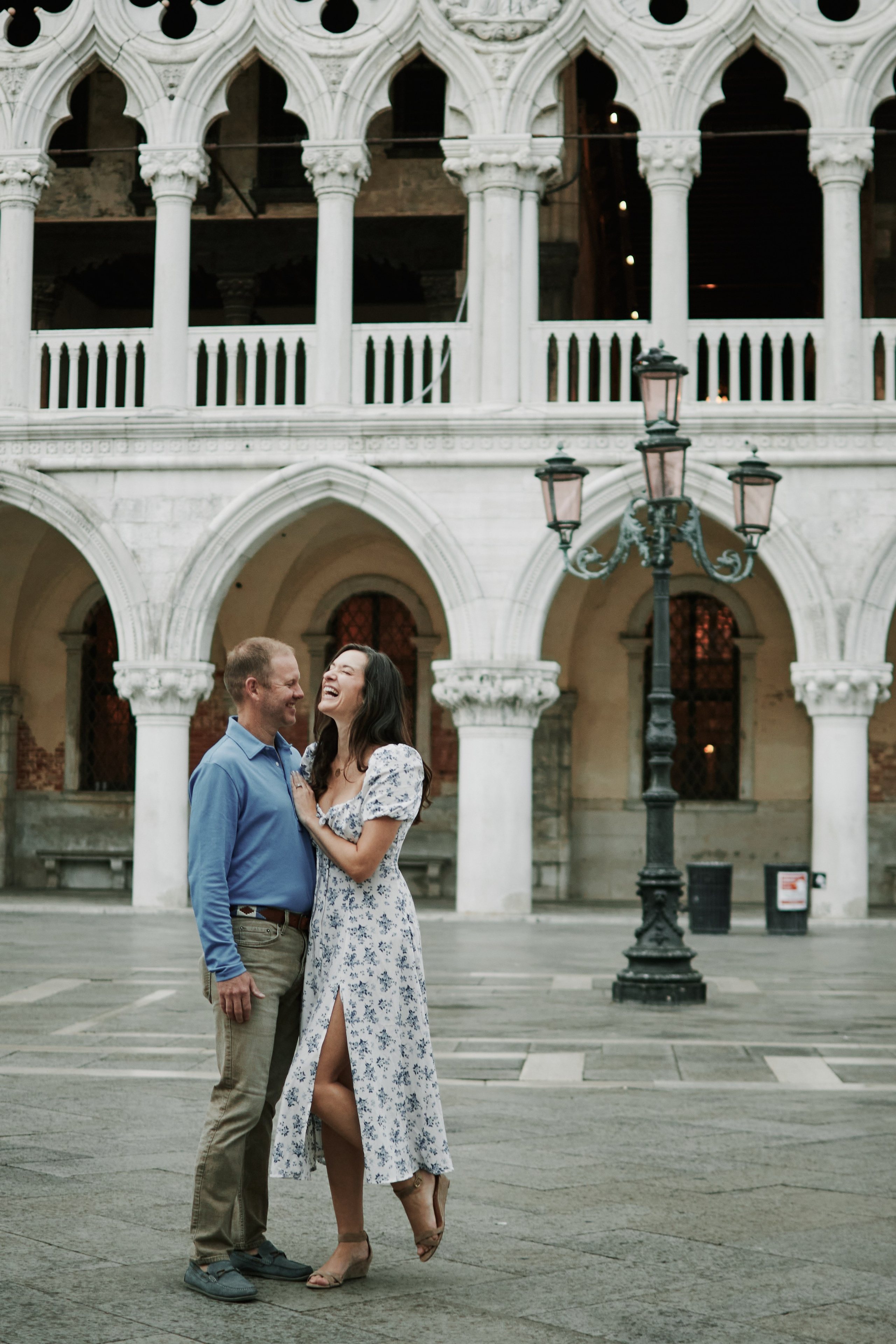Romantic photoshoot. Photographer in Venice, Italy. Yana Zotova