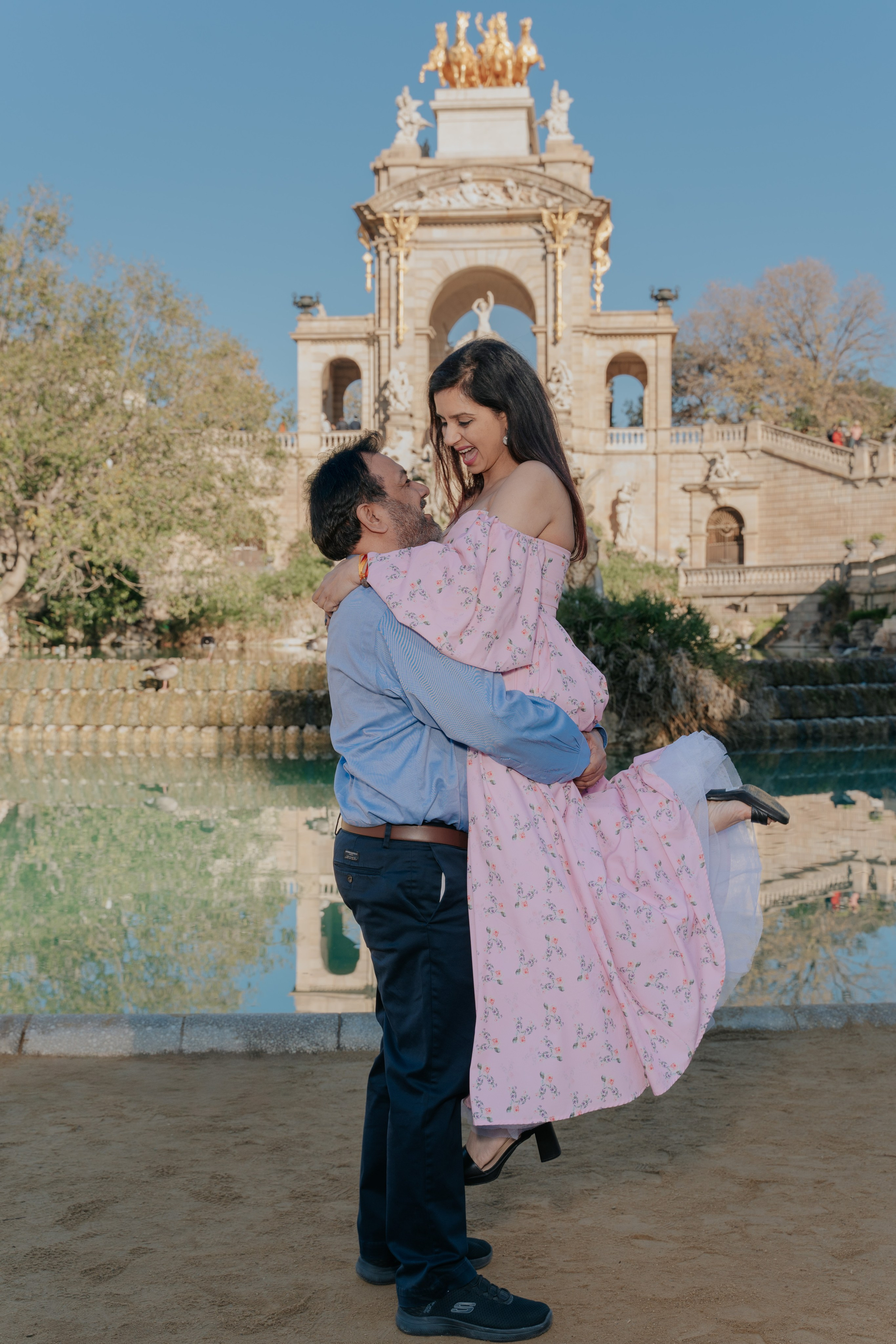Summer in Barcelona: What You Need to Know Before Visiting During the Hot Season. DiaFoto — Wow Photographer in Barcelona | Premium Barcelona Photoshoot Experience