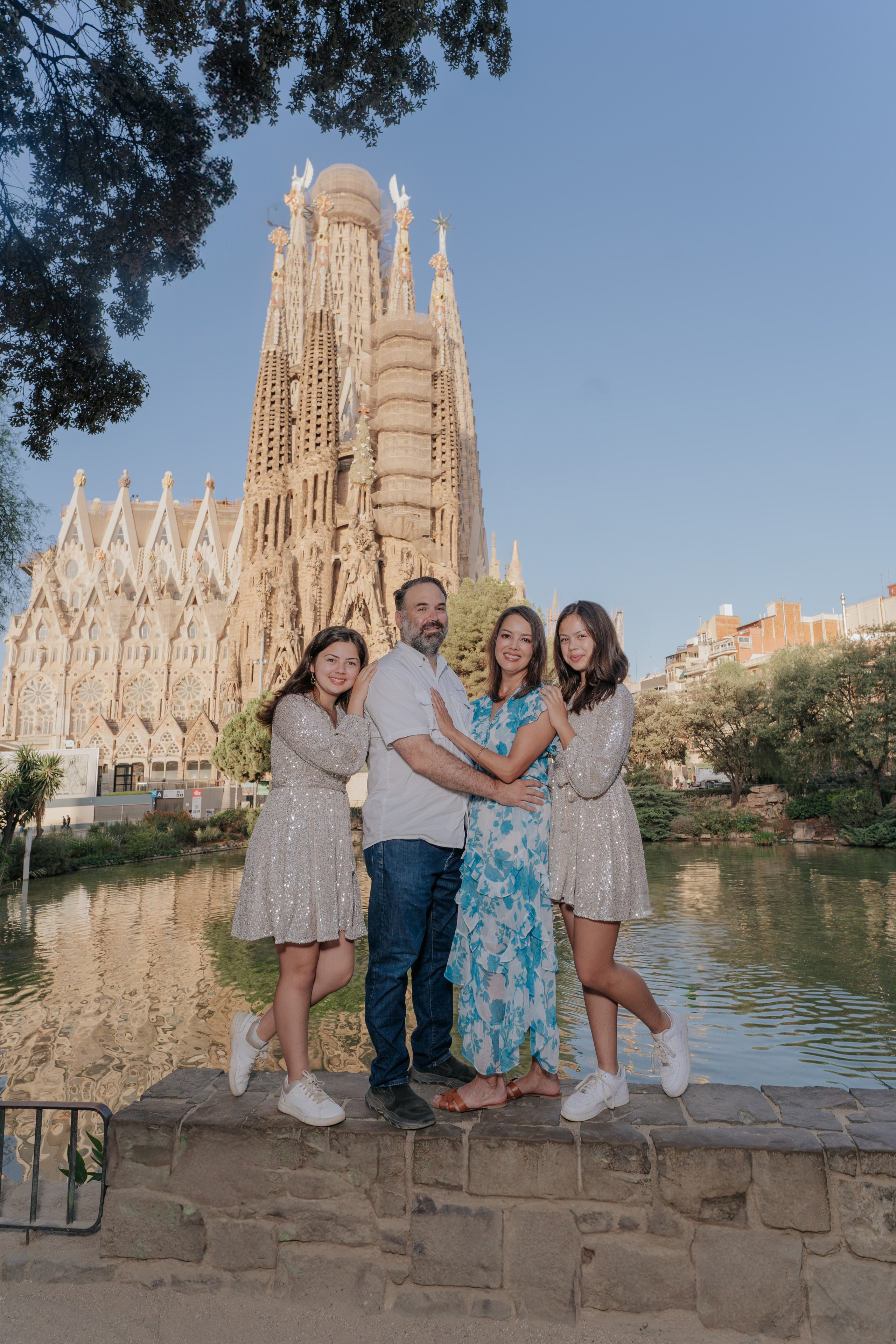GAUDI. DiaFoto — Wow Photographer in Barcelona | Premium Barcelona Photoshoot Experience