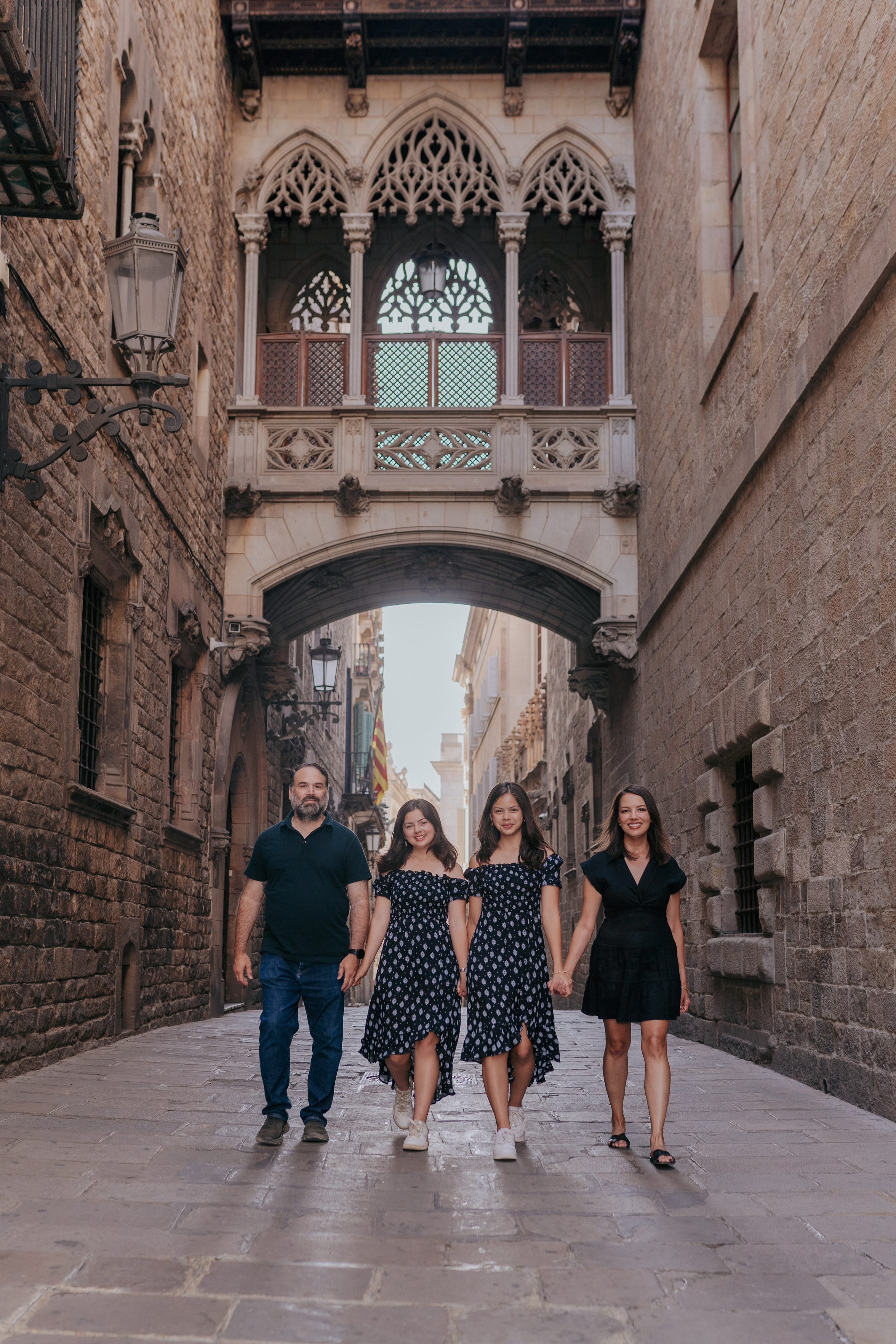 What NOT to Do in Barcelona. DiaFoto — Wow Photographer in Barcelona | Premium Barcelona Photoshoot Experience