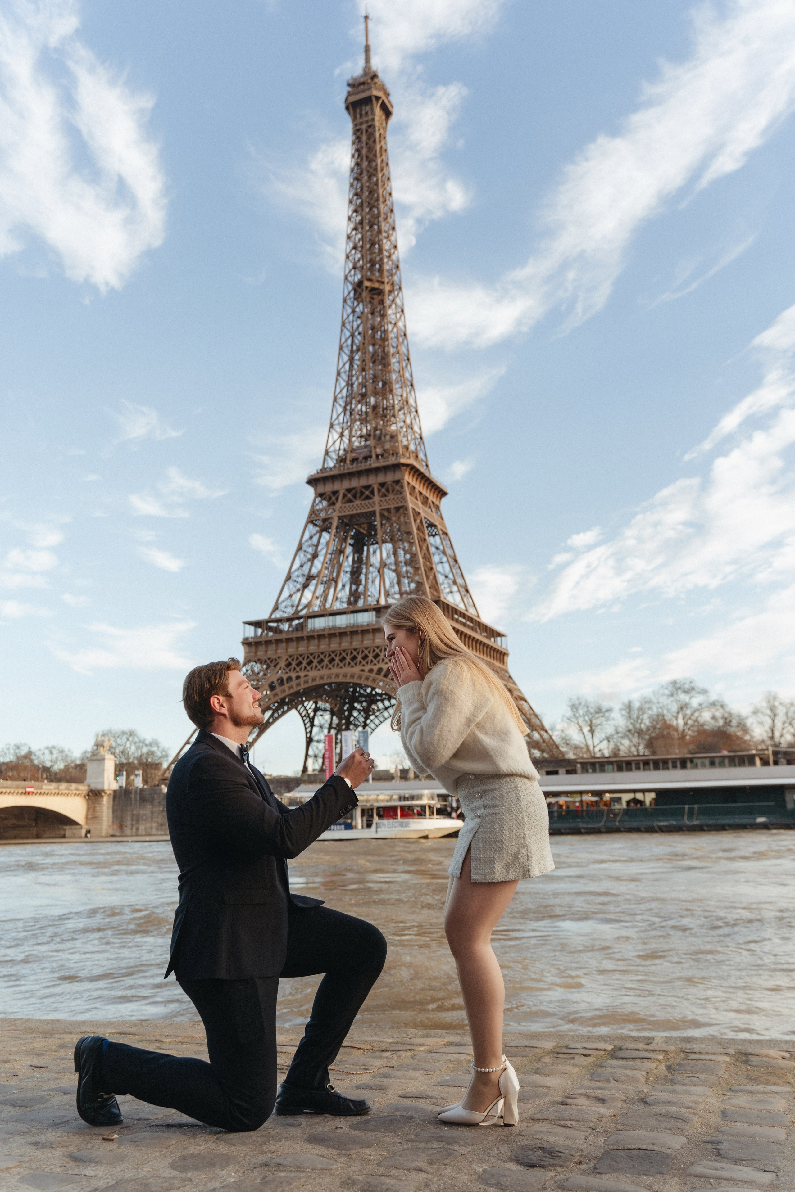 Couple shooting. Photographer in Paris Yulia Shkadina | Couples, engagement, pre-wedding, individual photo-shoots in Paris at the best locations