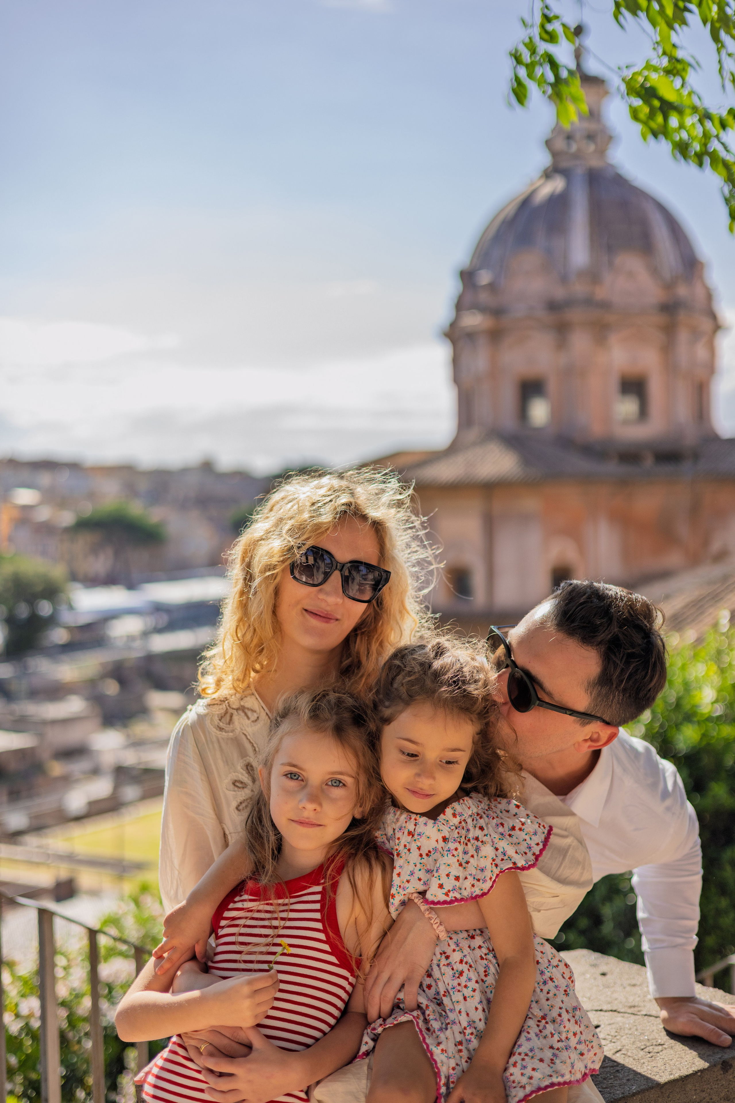 PACKAGES AND PRICING. Hi! My name is Irena, and I’m a professional photographer specializing in family photography, love stories, and individual photoshoots