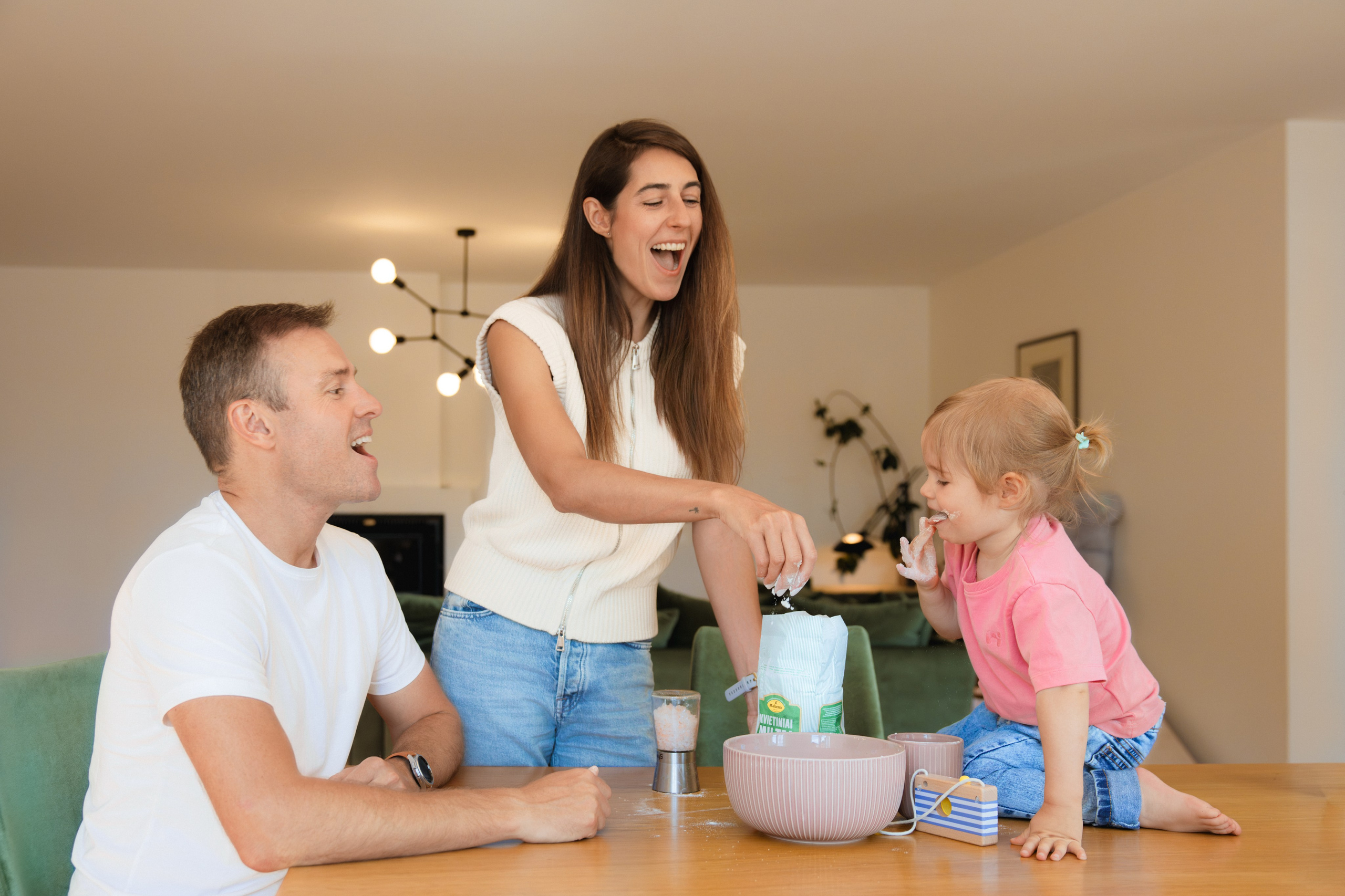 Family photoshoot in Vilnius. Framed by Evelina | Destination Wedding Photographer from Lithuania | Europe