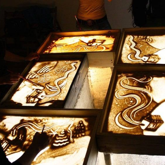 LysSkolen. Sand Animasjonsteatret