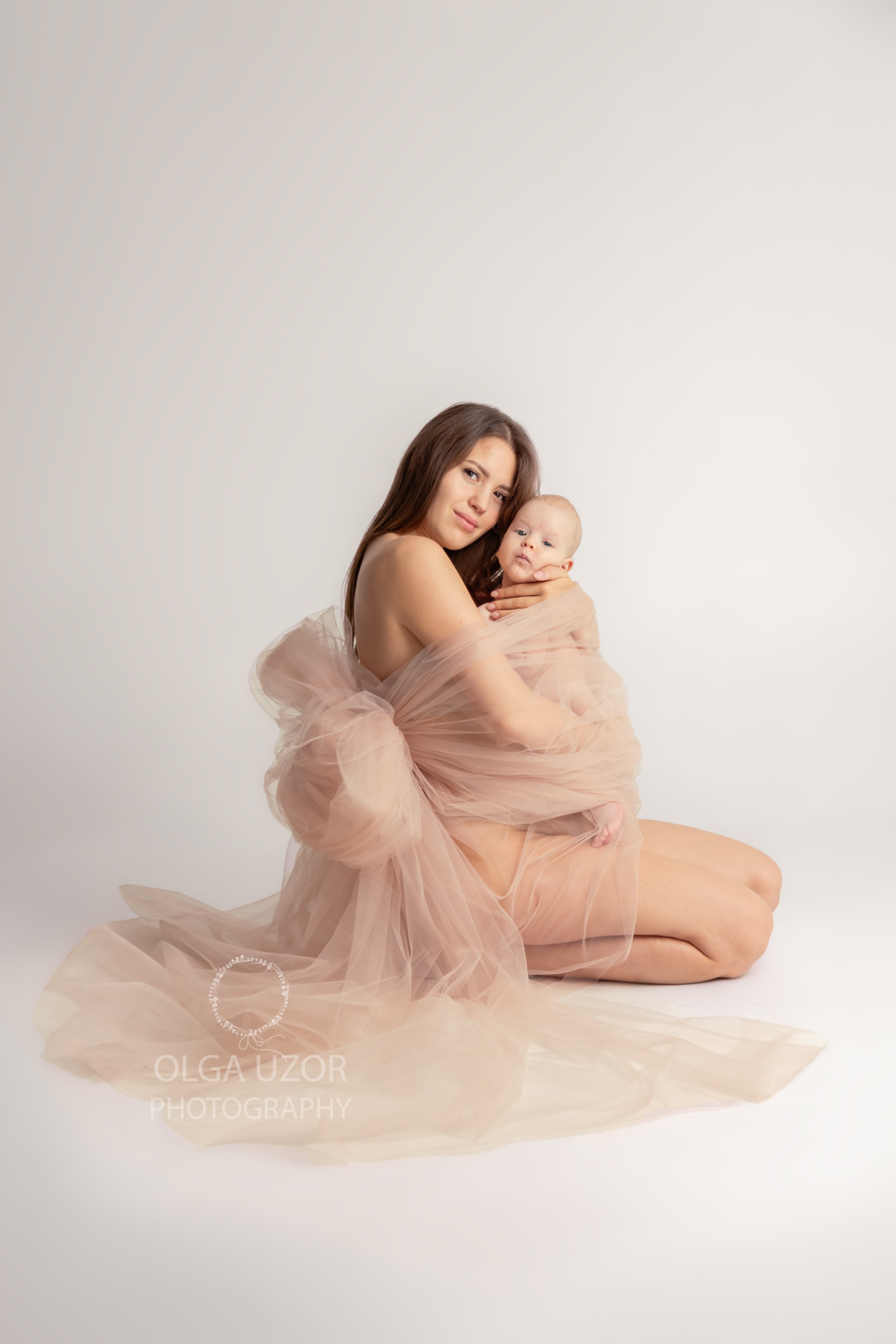 The Client Guide. Stevenage, Hertfordshire family, maternity and newborn photographer