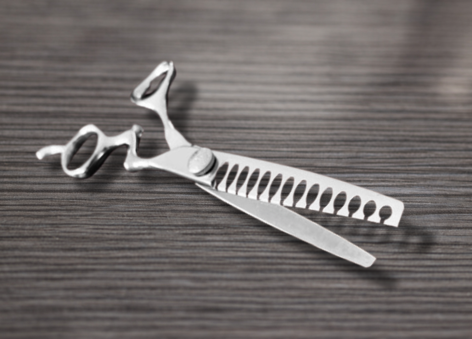 Форма зубцов филировочных ножниц: флажковая, прямая и другие. Įrankių galandinimo ir restauravimo meistras