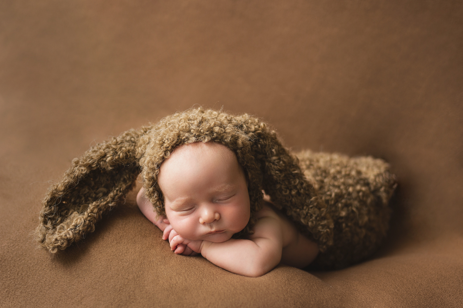 אביזרים לצילומי ניו בורן. צילומי הריון, ניו בורן, גיל שנה בראשון לציון -Jenya Rosso Photography