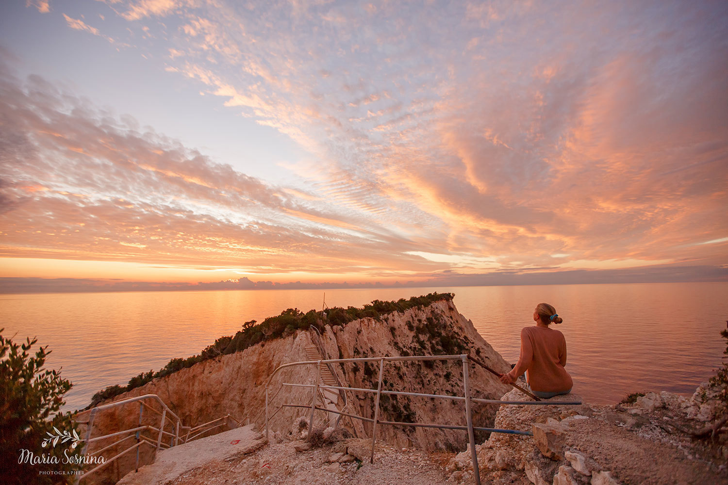 Uvirkelig solnedgang på øya Lefkada i Hellas