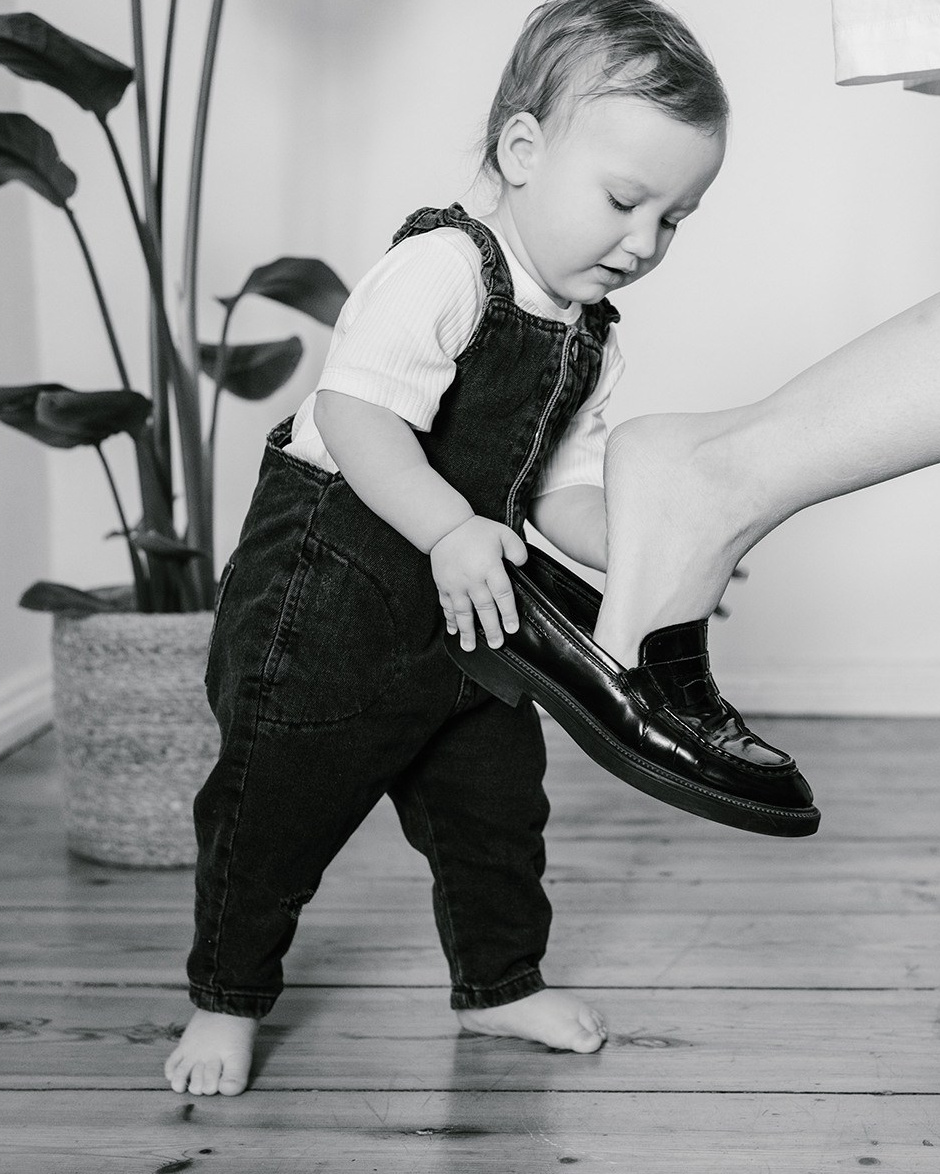 Family stories: family, maternity and couple photography. Gentle posing, relaxed sessions, beautiful print-ready images. Inna Zaytseva Photography | Photographer in Munich | Content Creation