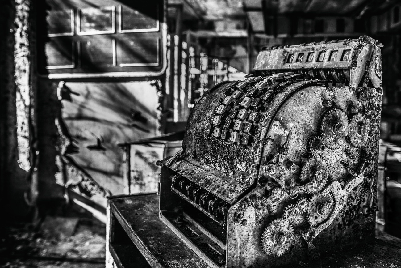 «ОСТАВЛЕННЫЙ» — город Припять после аварии на Чернобыле. Фотограф, коллекционер винтажных открыток и создатель историй на пересечении прошлого и личного. Ирина Дайнакова