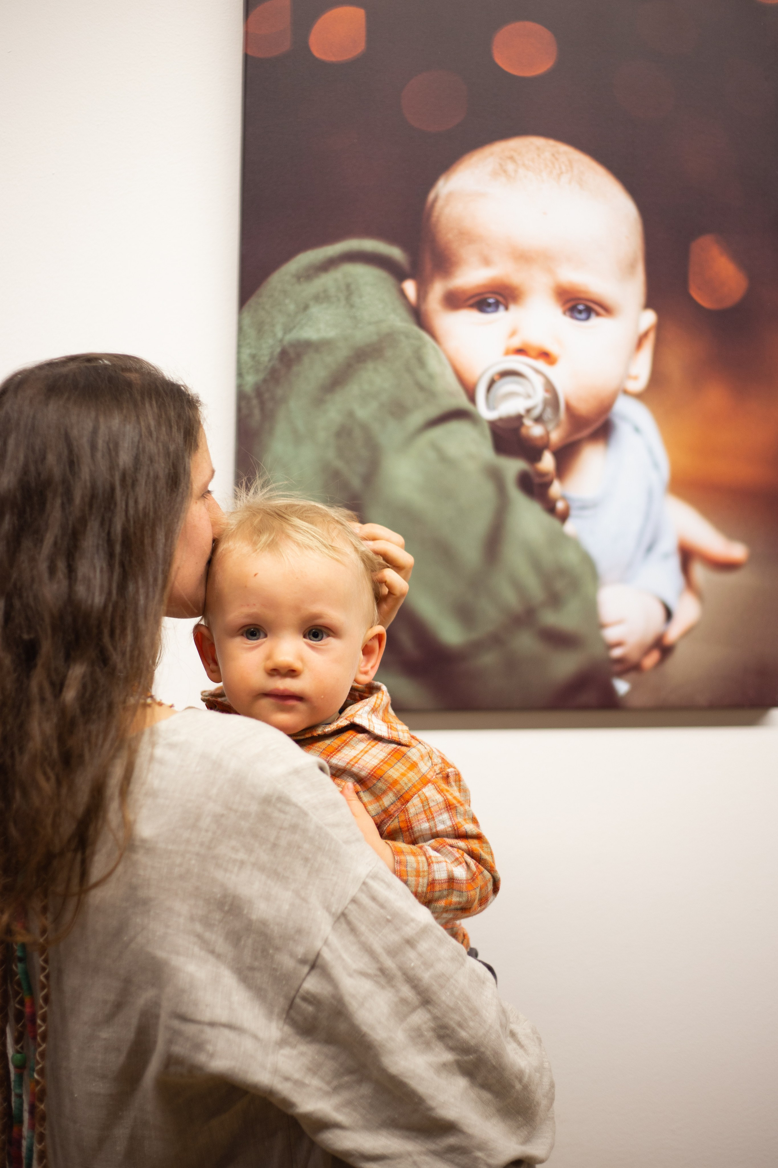 Відкриття фотовиставки Наталії Твердохліб та презентація проекту «Діти України». Наталя Твердохліб - дитячий та сімейний фотограф в Дрездені, Німеччина