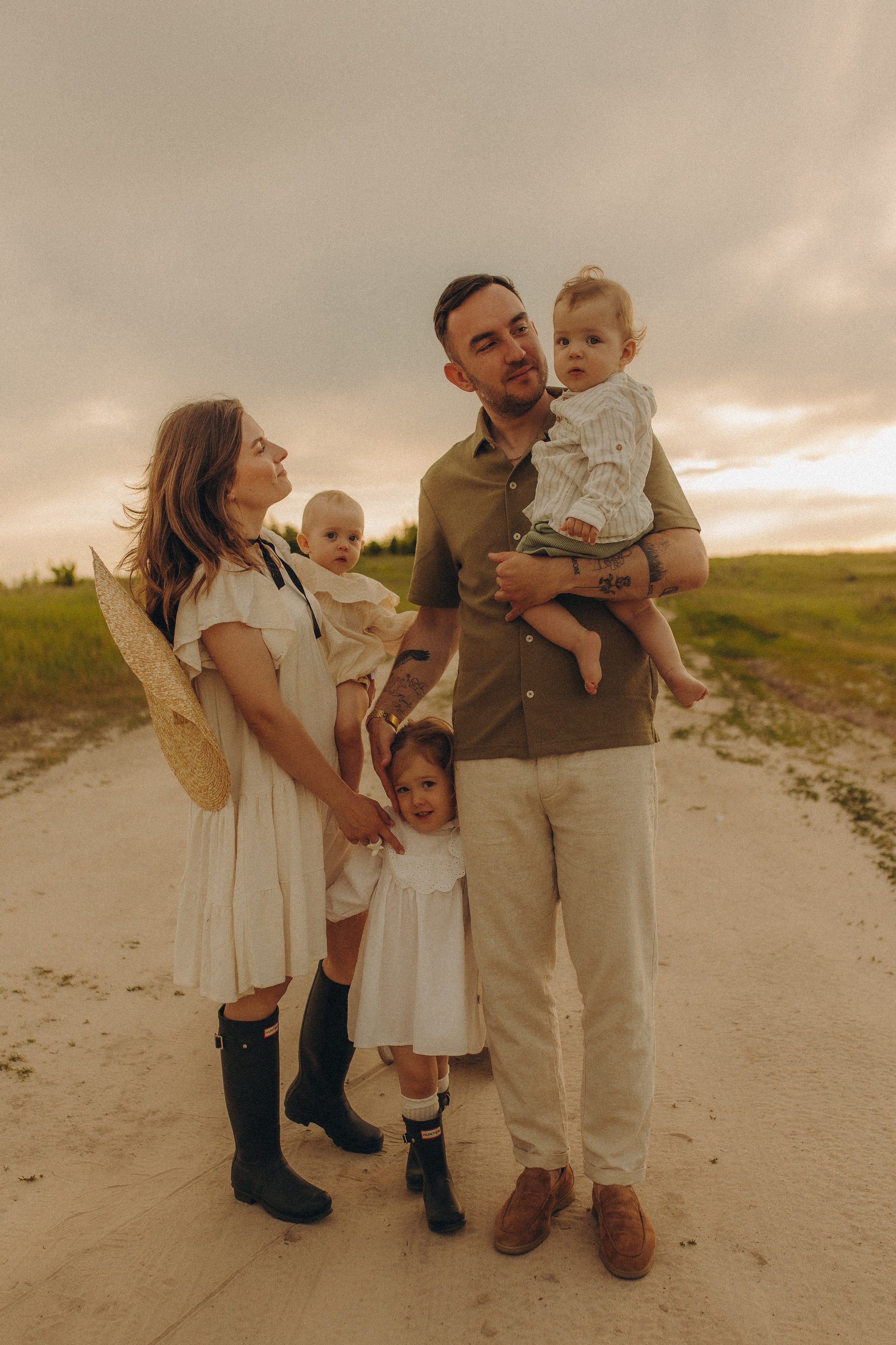 Контакти. Головна