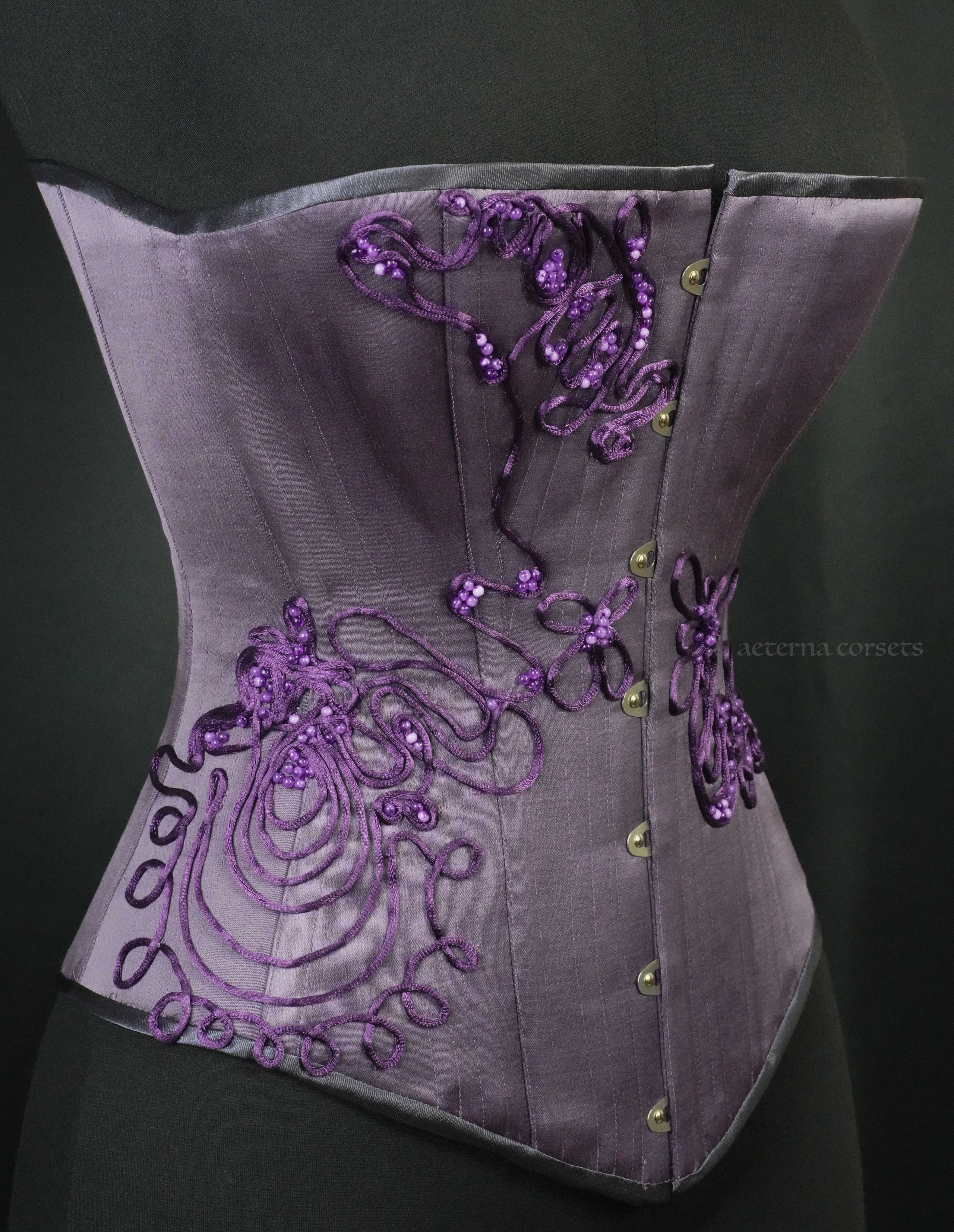 Aeterna corsets. Home