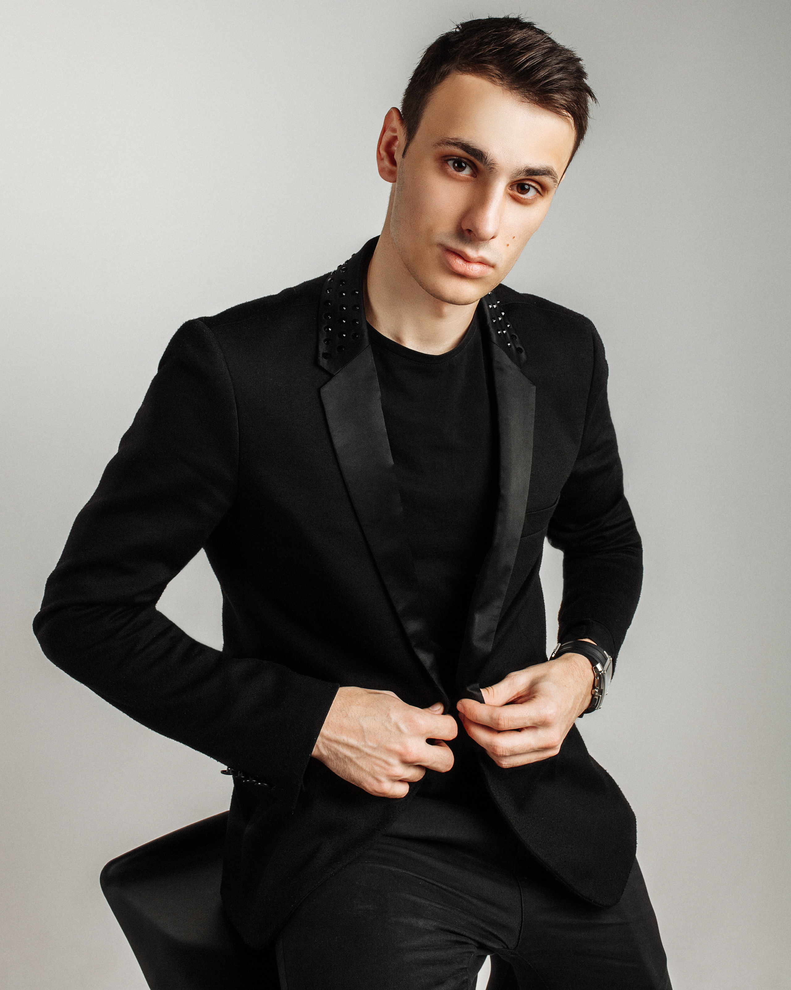 CONTACT. Photographer Mark Dycmhenko