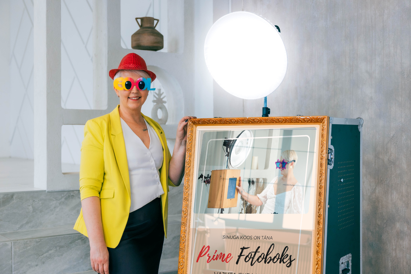 MAGIC MIRROR. Фотобокс I Фотозеркало I Фотобудка I Аренда фотобудки в Таллине и Эстонии