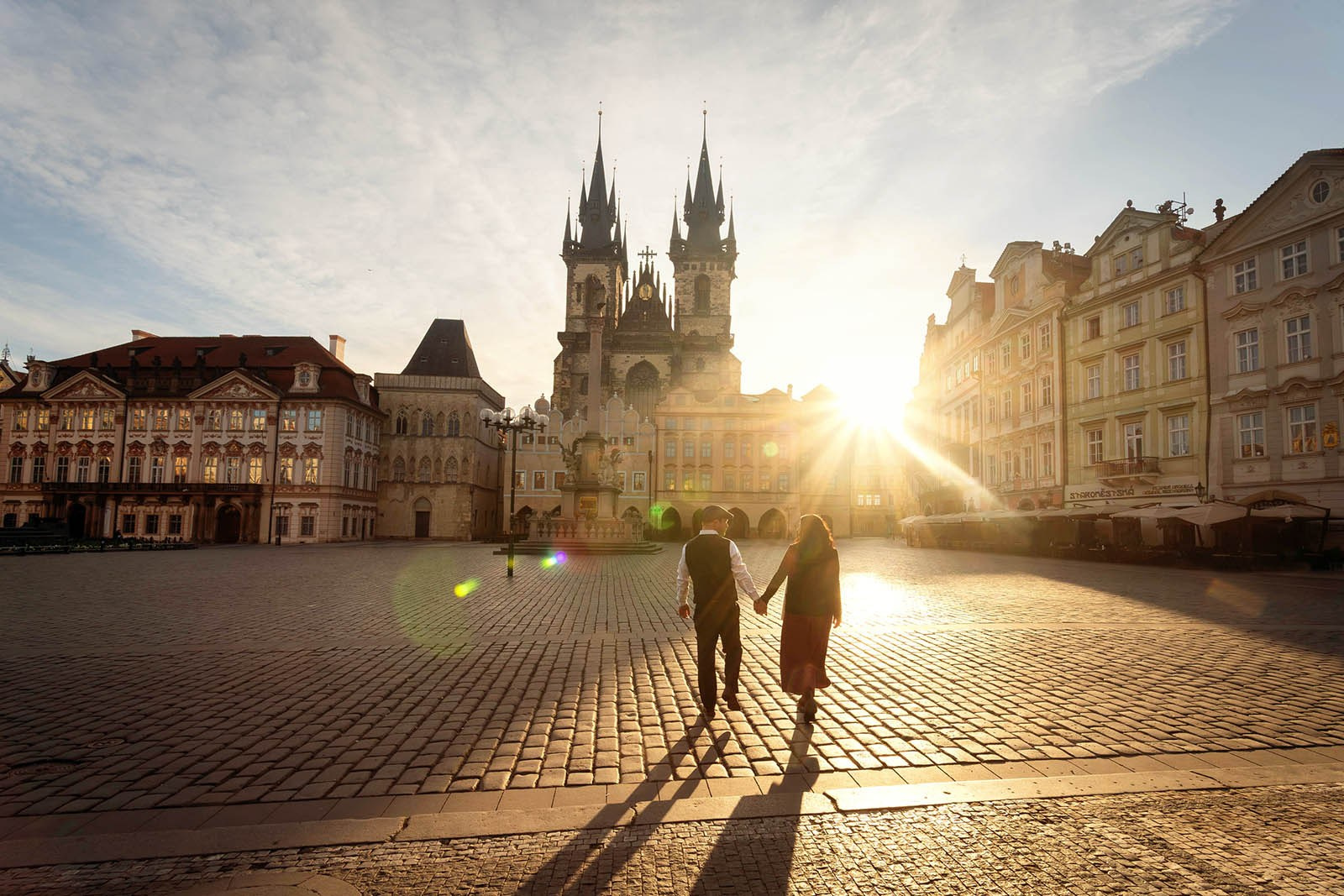 Aimee & Jonathan Sunrise Proposal on Charles Bridge, Prague | Engagement Photographer Prague