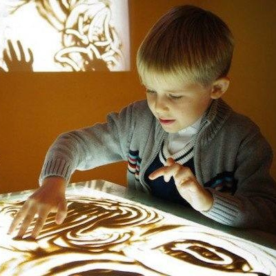 LysSkolen. Sand Animasjonsteatret