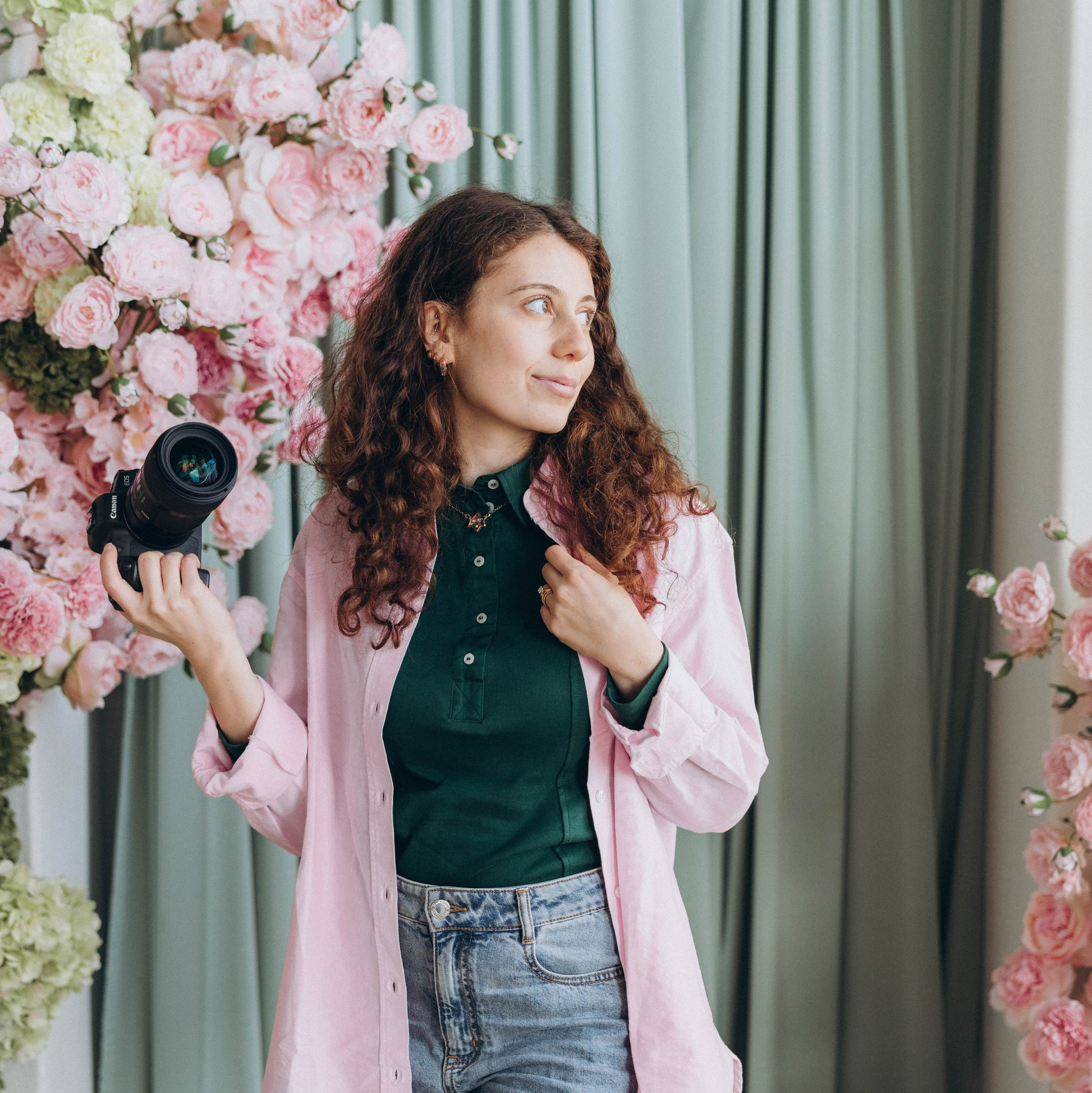 Contact. Photographer | Naomi Maklin