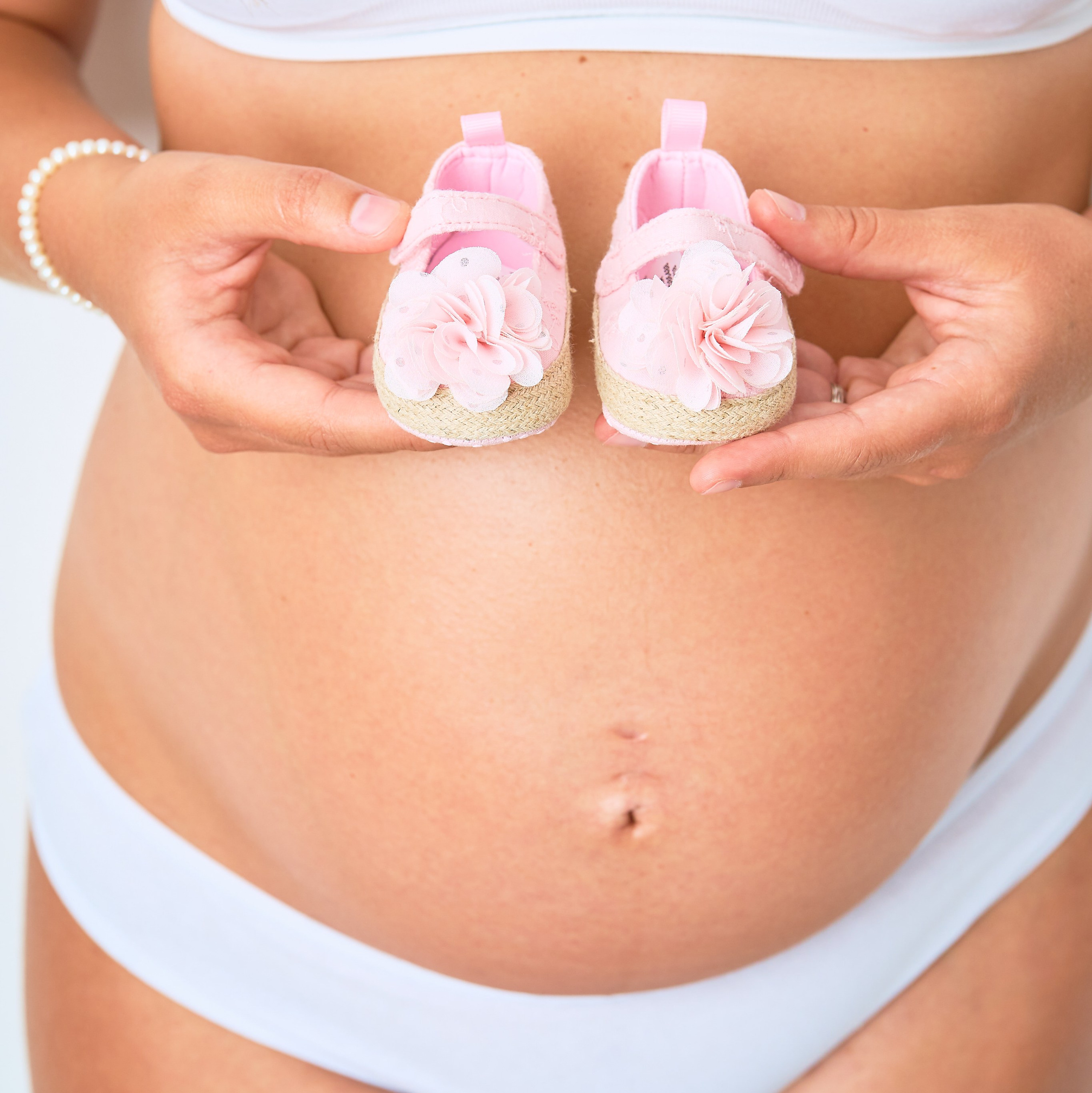 Regalar. Pasos de Sal | Fotógrafos de familia, embarazo y bebés en Tenerife