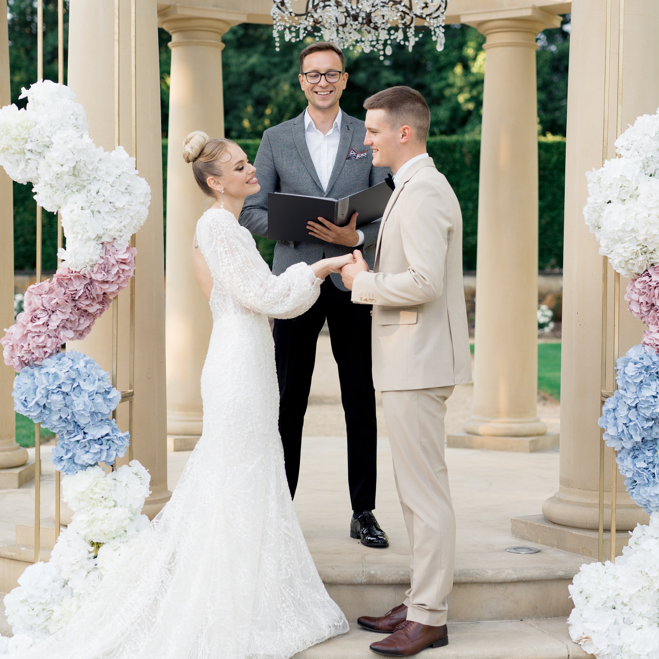 Reportaż ślubny. Fotograf Łódź - sesja ciążowa, noworodkowa, dziecięca. Studio w Łodzi