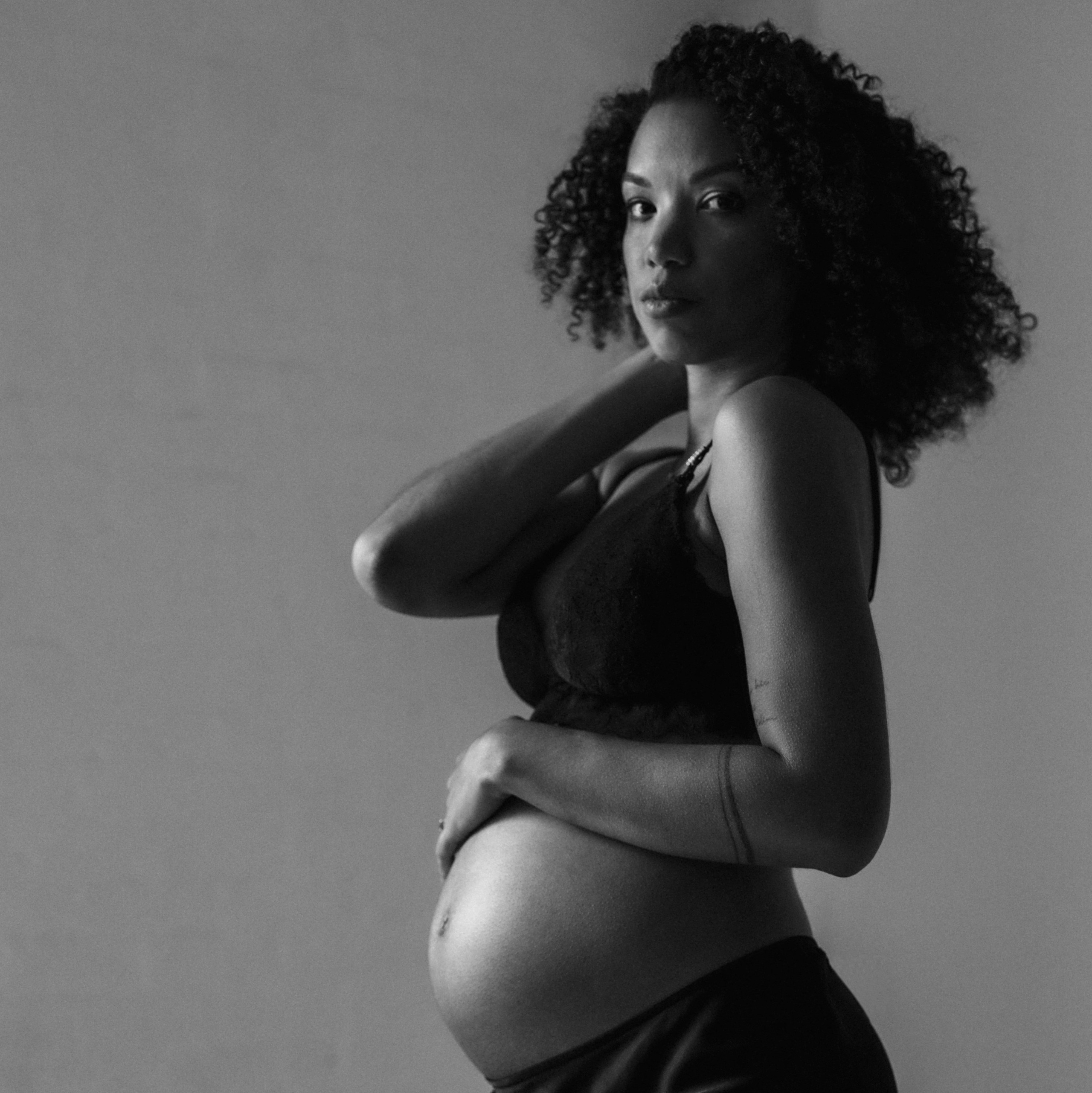 Price. Modern maternity photographer in Long Island New York