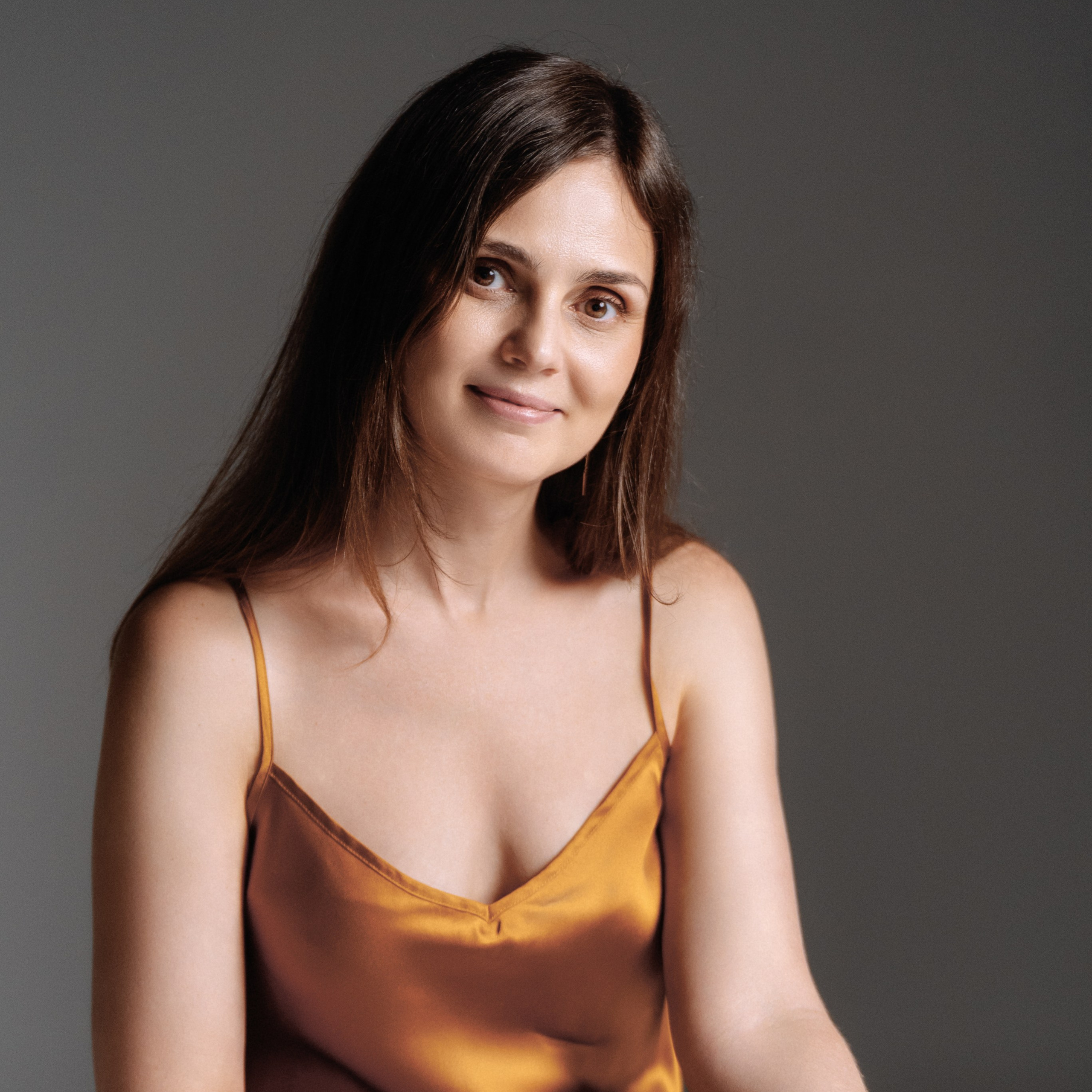 Discover what a product photographer