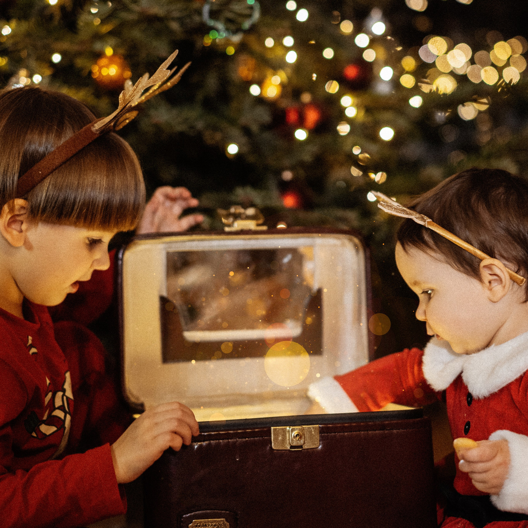 🎄 Weihnachtsshootings & Gutscheine 2026. Wedding and reportage photographer in Munich, Regensburg, Bavaria & all across Germany — LORAN Media