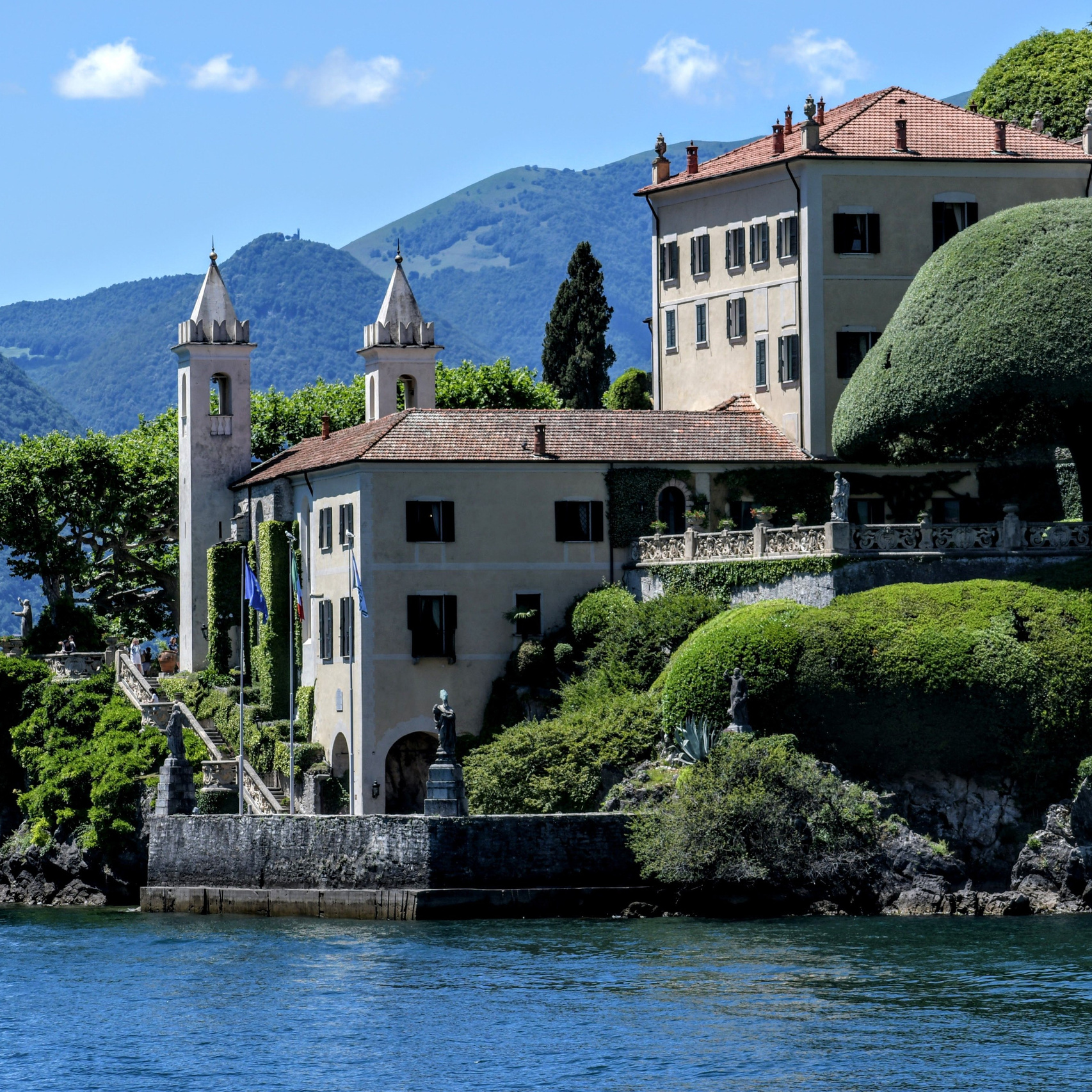 Lake Como. Lake Como Wedding Photographer | Elegant & Timeless Photography in Italy