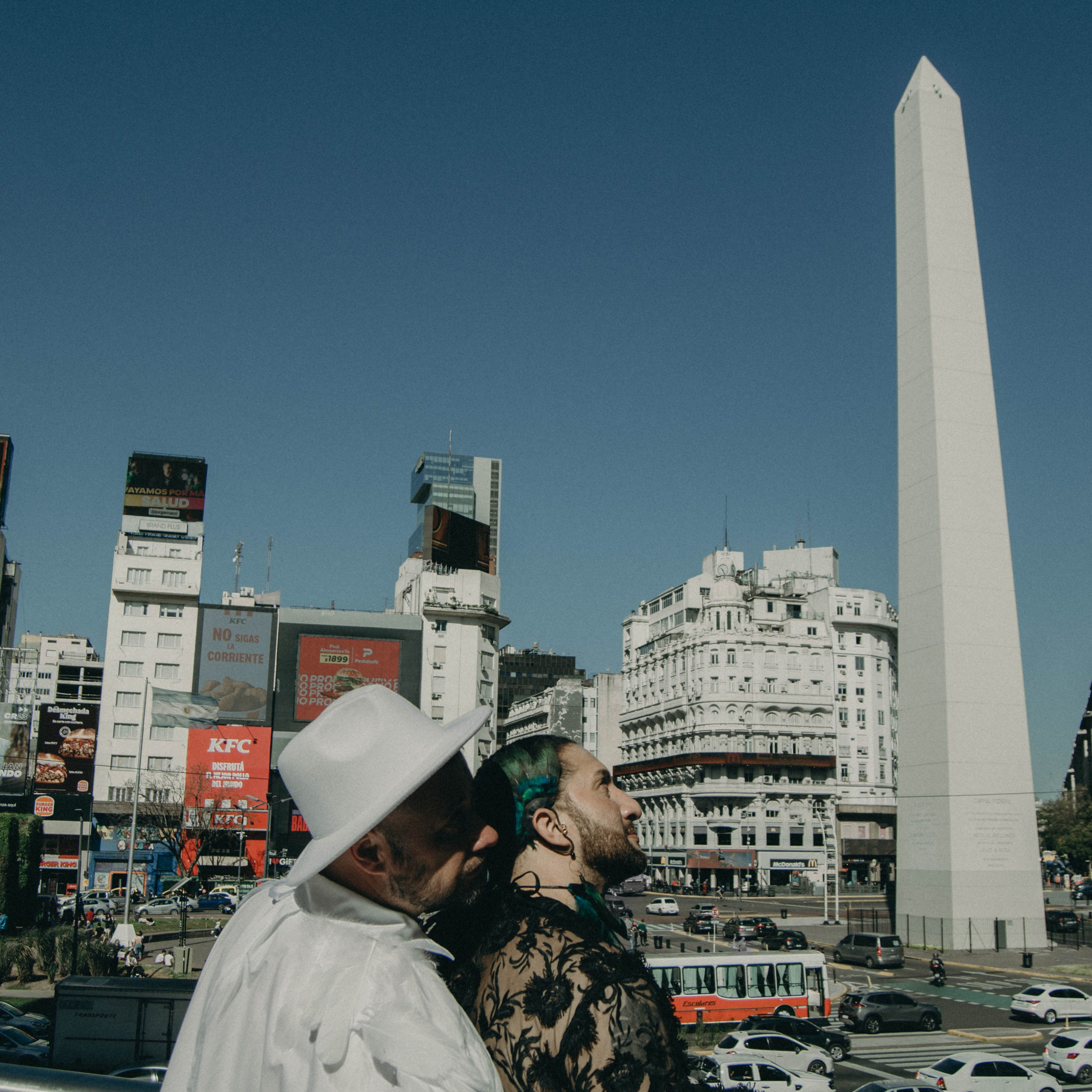 Photographer @elmirkami in the city of Buenos Aires