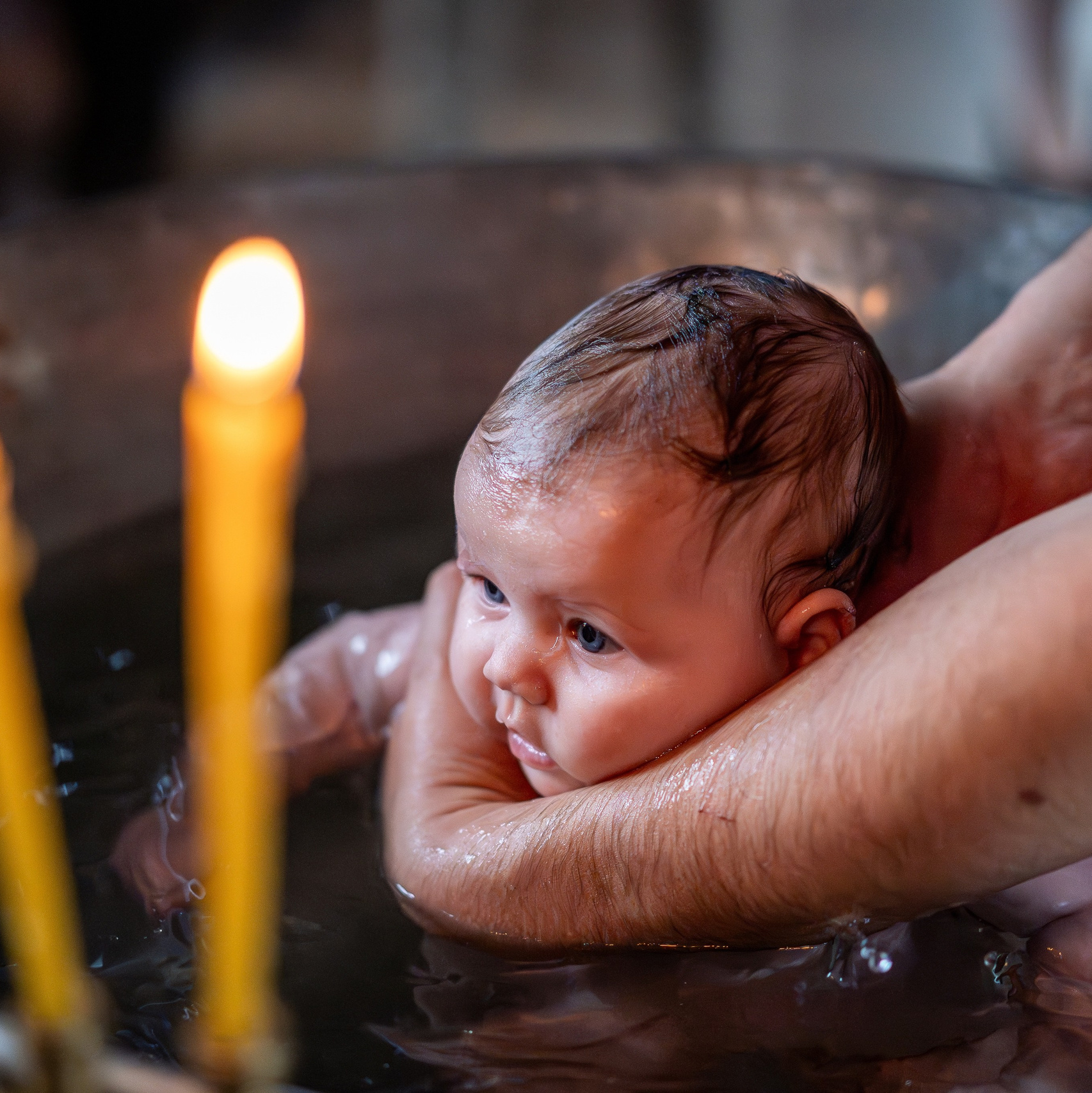 FOTOGRAF DE BOTEZ LONDRA CHRISTENING PHOTOGRAPHER LONDON BAPTISM NIGHT LENS BEST PHOTOGRAPHER